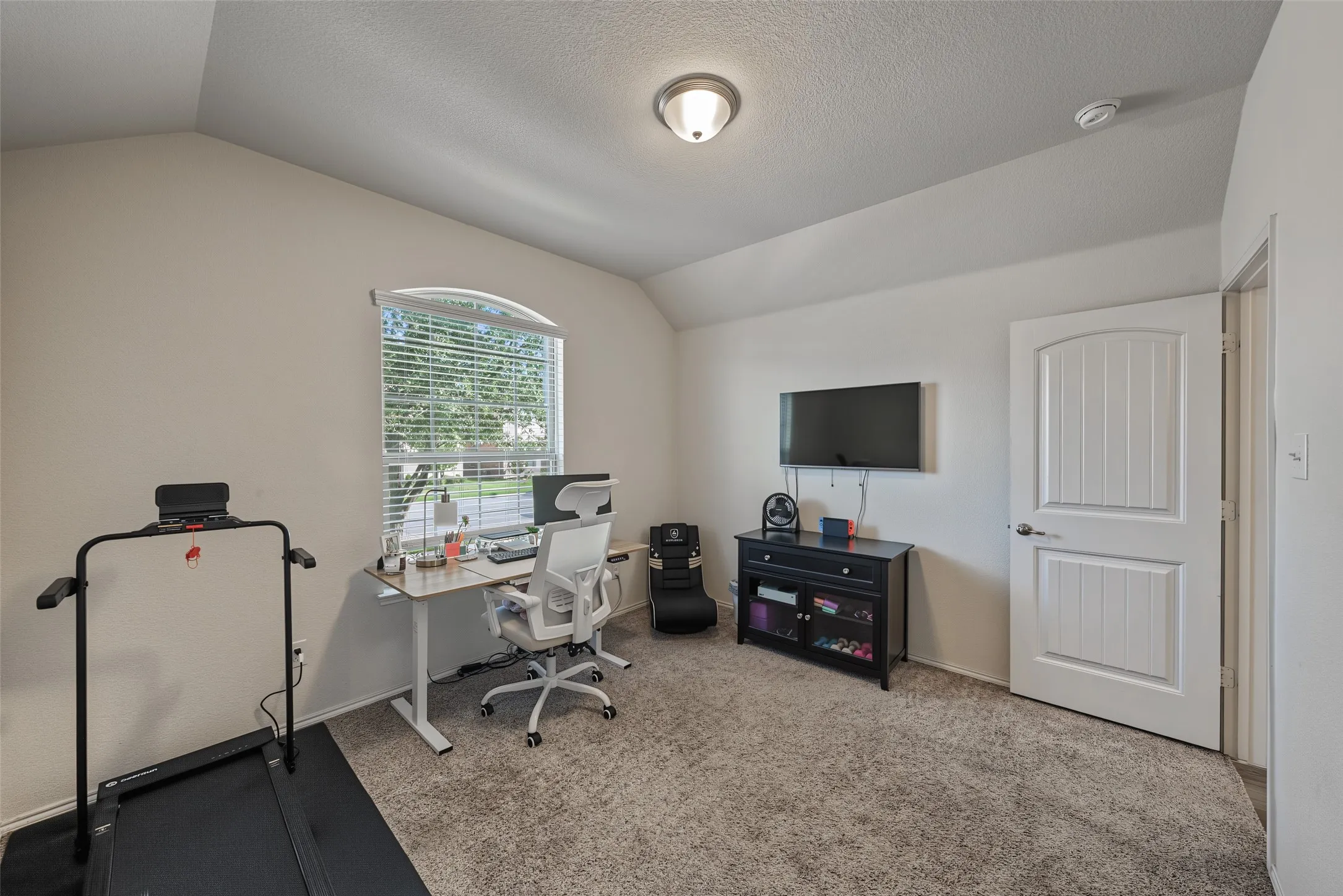 Single Family Residence For Sale in Tarrant County , 5833 Dew Plant Way, Fort Worth, Texas 76123, 3 Bedroom, 2 Bathroom, 2 Garage spaces, 1,473 Sqft, built in 2018, mls#21400957, Real Estate Agent in Fort Worth, Homes For Sale in Tarrant county, Homes For Sale in Fort Worth, Realtor in Fort Worth Texas, Real Estate Brokerage Independent Realty Texas, Luminita Cordes Realtor