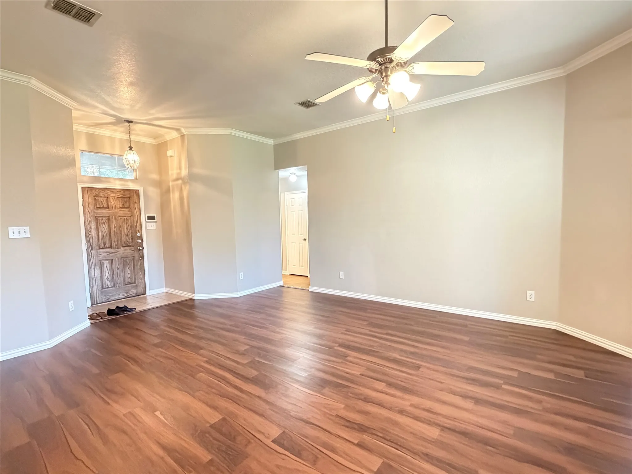 Single Family Residence For Rent in Tarrant County , 5932 Highcrest Drive, Watauga, Texas 76148, 3 Bedroom, 2 Bathroom, 2 Garage spaces, 1,651 Sqft, built in 2004, mls#21406567, Real Estate Agent in Watauga, Homes For Rent in Tarrant county, Homes For Rent in Watauga, Realtor in Watauga Texas, Real Estate Brokerage Independent Realty Texas, Luminita Cordes Realtor
