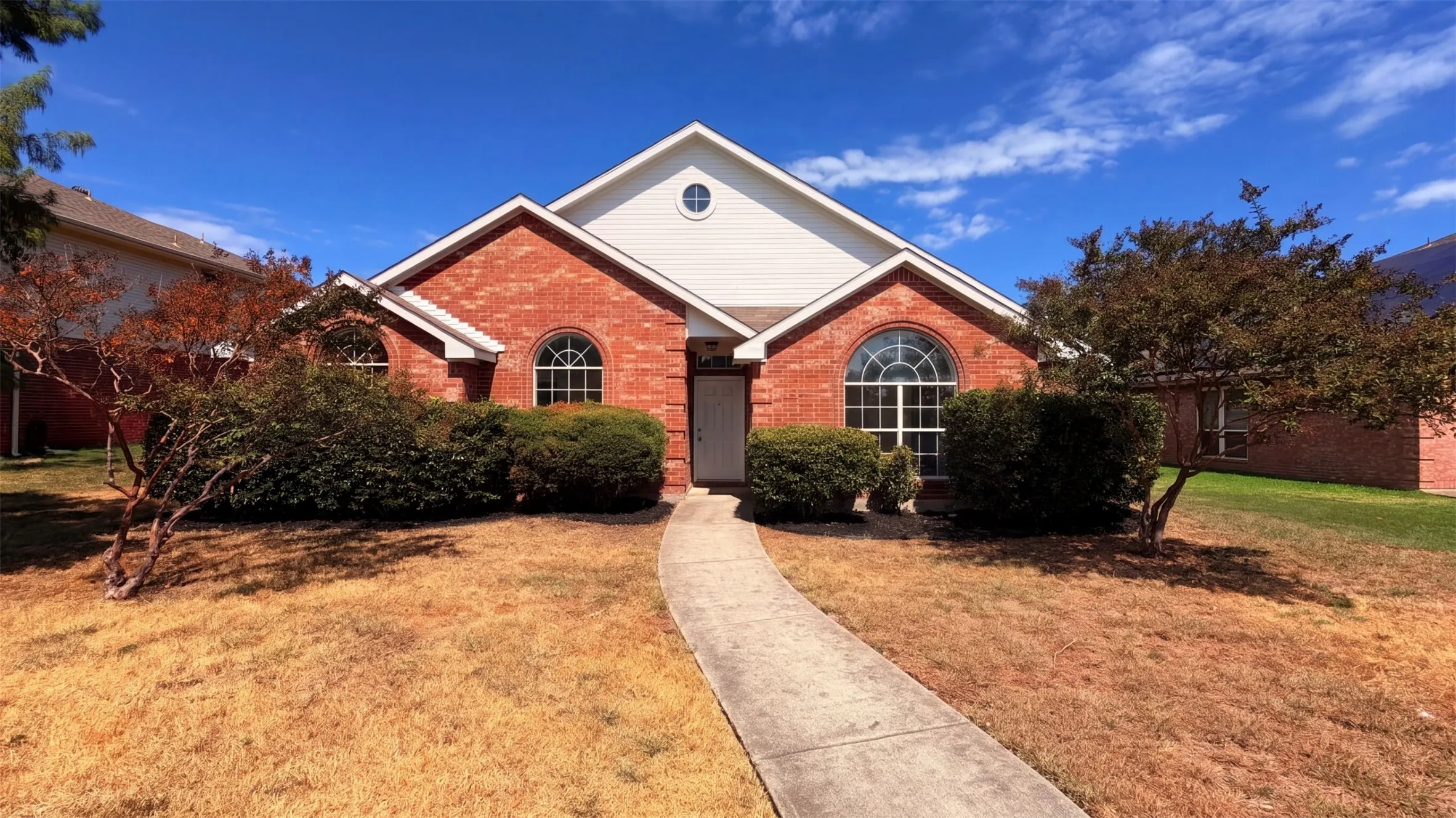 Single Family Residence For Sale in Collin County , 7109 Cottonwood Circle, Sachse, Texas 75048, 3 Bedroom, 2 Bathroom, 2 Garage spaces, 1,519 Sqft, built in 1996, mls#21406582, Real Estate Agent in Sachse, Homes For Sale in Collin county, Homes For Sale in Sachse, Realtor in Sachse Texas, Real Estate Brokerage Independent Realty Texas, Luminita Cordes Realtor