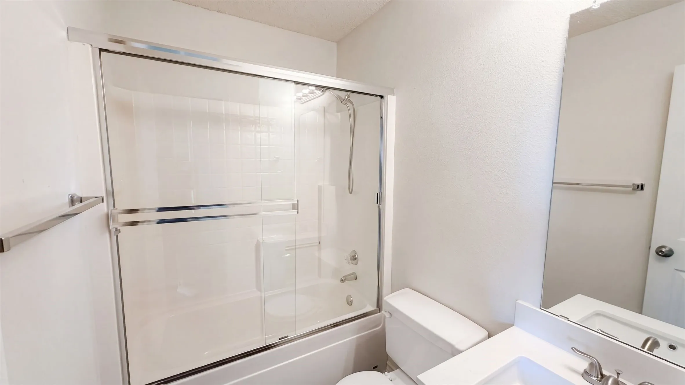 Single Family Residence For Sale in Collin County , 7109 Cottonwood Circle, Sachse, Texas 75048, 3 Bedroom, 2 Bathroom, 2 Garage spaces, 1,519 Sqft, built in 1996, mls#21406582, Real Estate Agent in Sachse, Homes For Sale in Collin county, Homes For Sale in Sachse, Realtor in Sachse Texas, Real Estate Brokerage Independent Realty Texas, Luminita Cordes Realtor