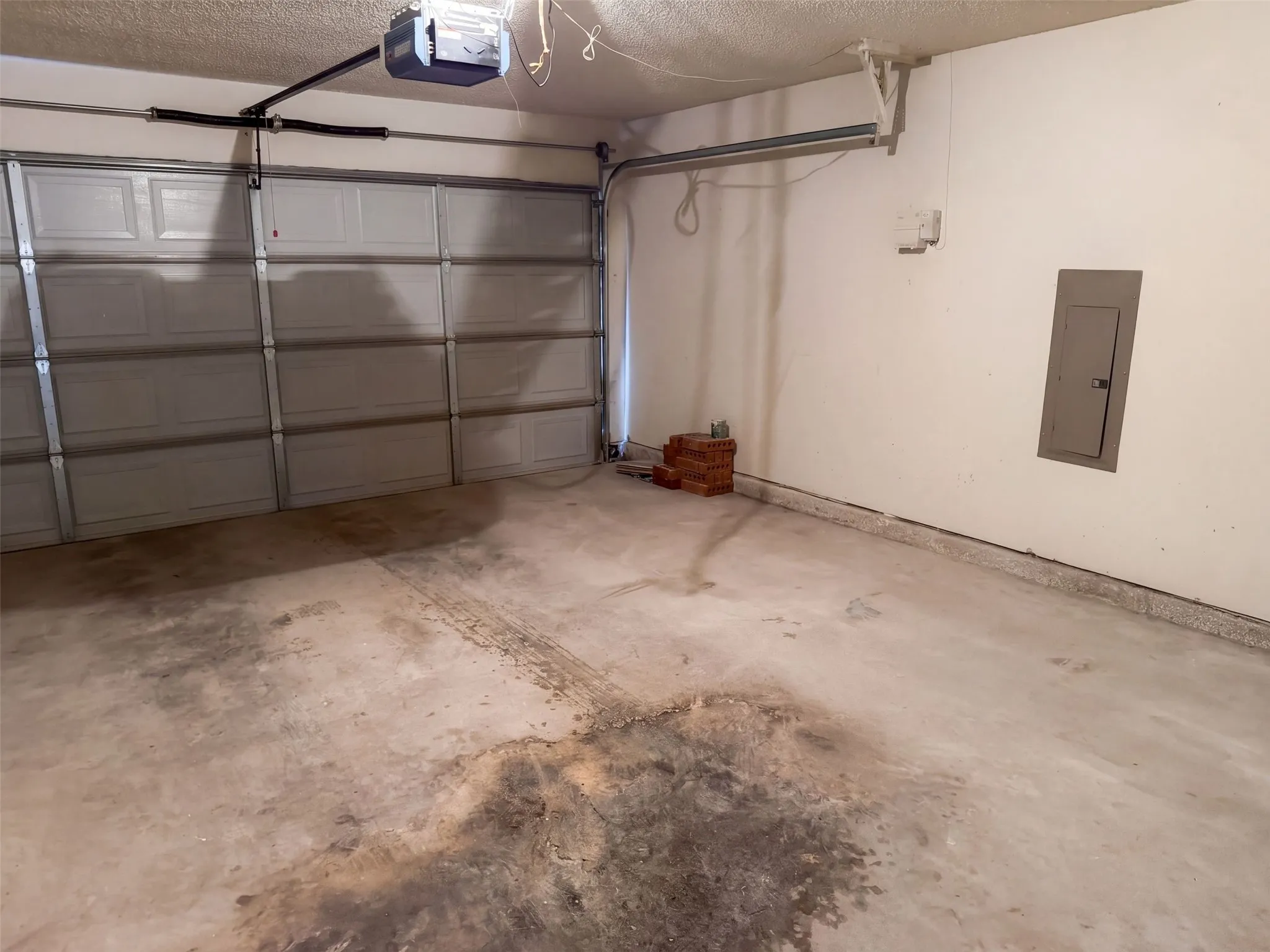 Single Family Residence For Sale in Collin County , 7109 Cottonwood Circle, Sachse, Texas 75048, 3 Bedroom, 2 Bathroom, 2 Garage spaces, 1,519 Sqft, built in 1996, mls#21406582, Real Estate Agent in Sachse, Homes For Sale in Collin county, Homes For Sale in Sachse, Realtor in Sachse Texas, Real Estate Brokerage Independent Realty Texas, Luminita Cordes Realtor