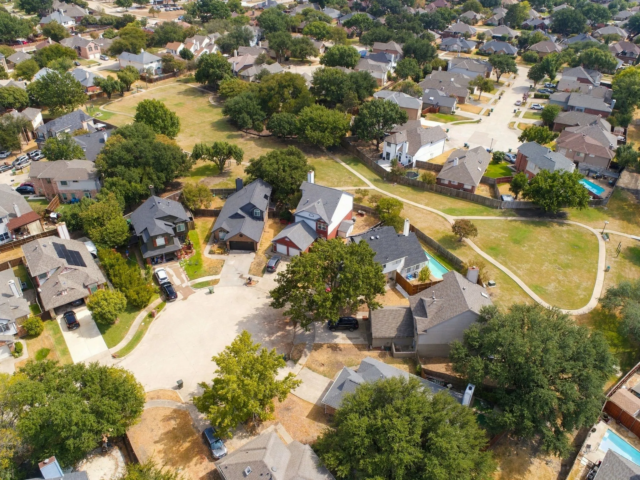 Single Family Residence For Sale in Denton County , 3825 Branch Hollow Circle, Carrollton, Texas 75007, 3 Bedroom, 3 Bathroom, 2 Garage spaces, 1,736 Sqft, built in 1987, mls#21401594, Real Estate Agent in Carrollton, Homes For Sale in Denton county, Homes For Sale in Carrollton, Realtor in Carrollton Texas, Real Estate Brokerage Independent Realty Texas, Luminita Cordes Realtor