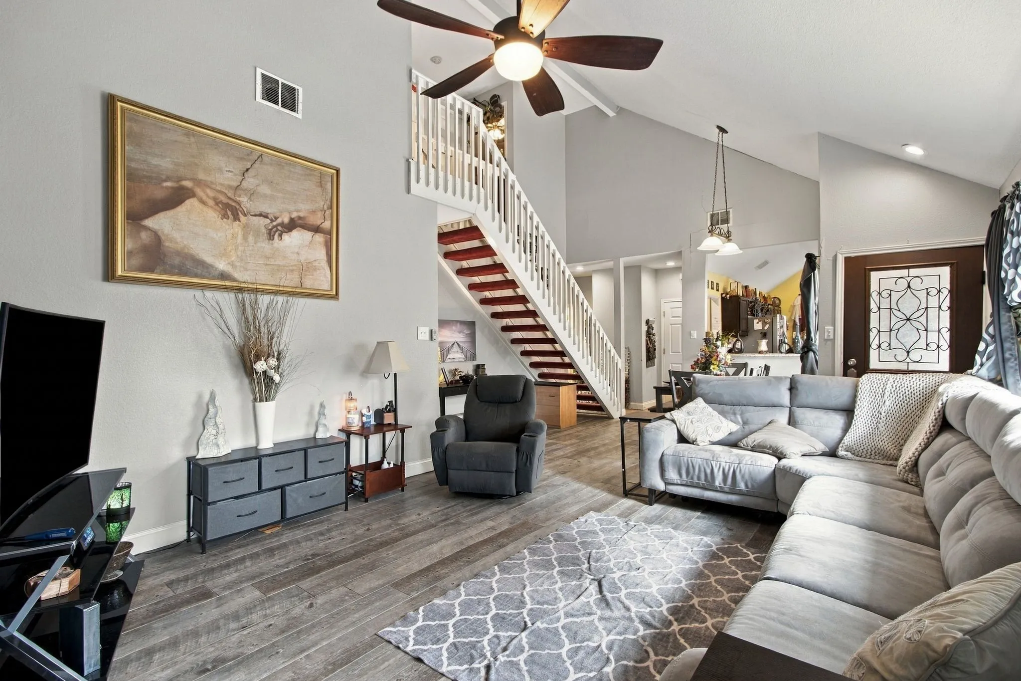 Single Family Residence For Sale in Denton County , 3825 Branch Hollow Circle, Carrollton, Texas 75007, 3 Bedroom, 3 Bathroom, 2 Garage spaces, 1,736 Sqft, built in 1987, mls#21401594, Real Estate Agent in Carrollton, Homes For Sale in Denton county, Homes For Sale in Carrollton, Realtor in Carrollton Texas, Real Estate Brokerage Independent Realty Texas, Luminita Cordes Realtor