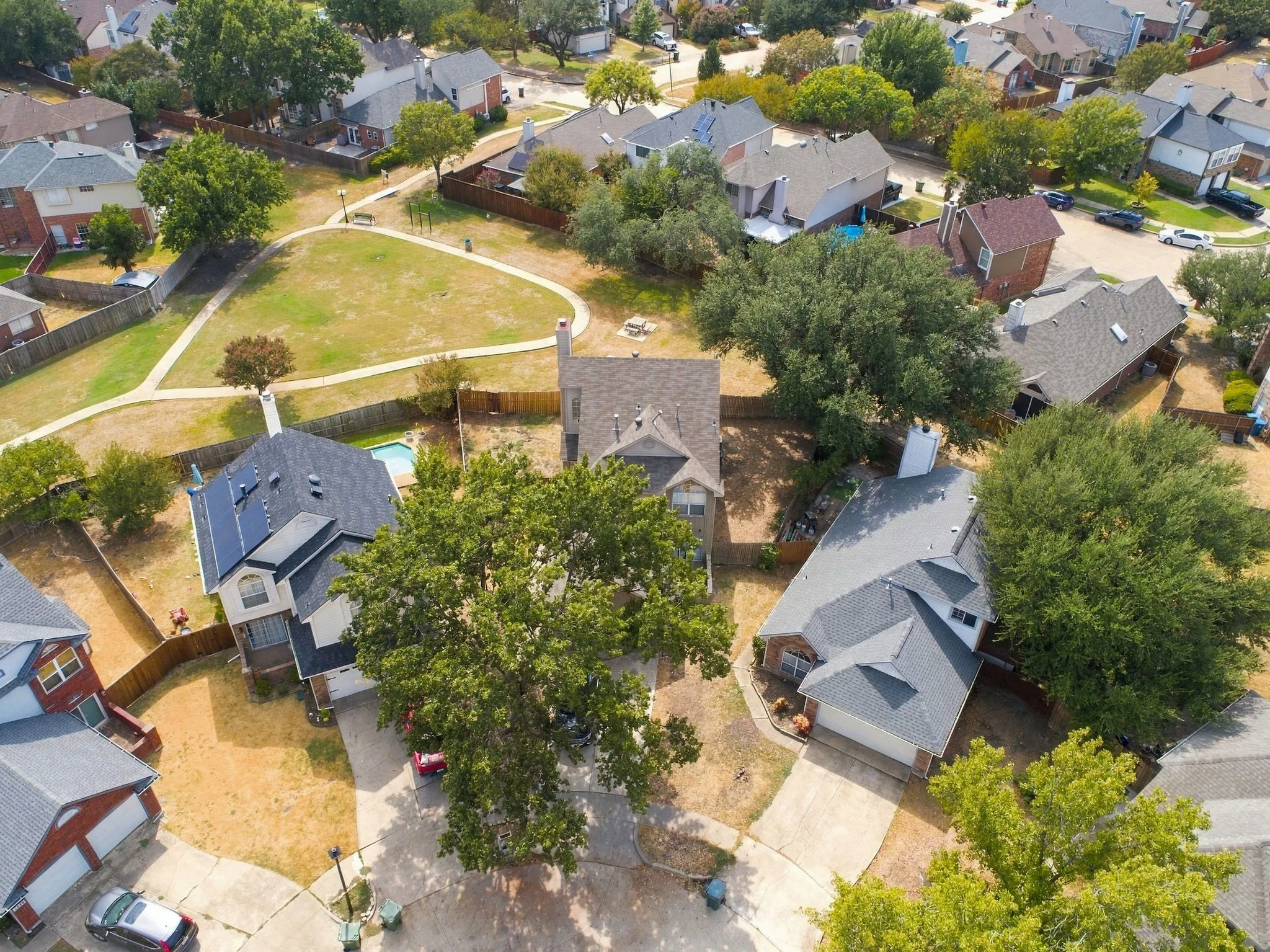 Single Family Residence For Sale in Denton County , 3825 Branch Hollow Circle, Carrollton, Texas 75007, 3 Bedroom, 3 Bathroom, 2 Garage spaces, 1,736 Sqft, built in 1987, mls#21401594, Real Estate Agent in Carrollton, Homes For Sale in Denton county, Homes For Sale in Carrollton, Realtor in Carrollton Texas, Real Estate Brokerage Independent Realty Texas, Luminita Cordes Realtor