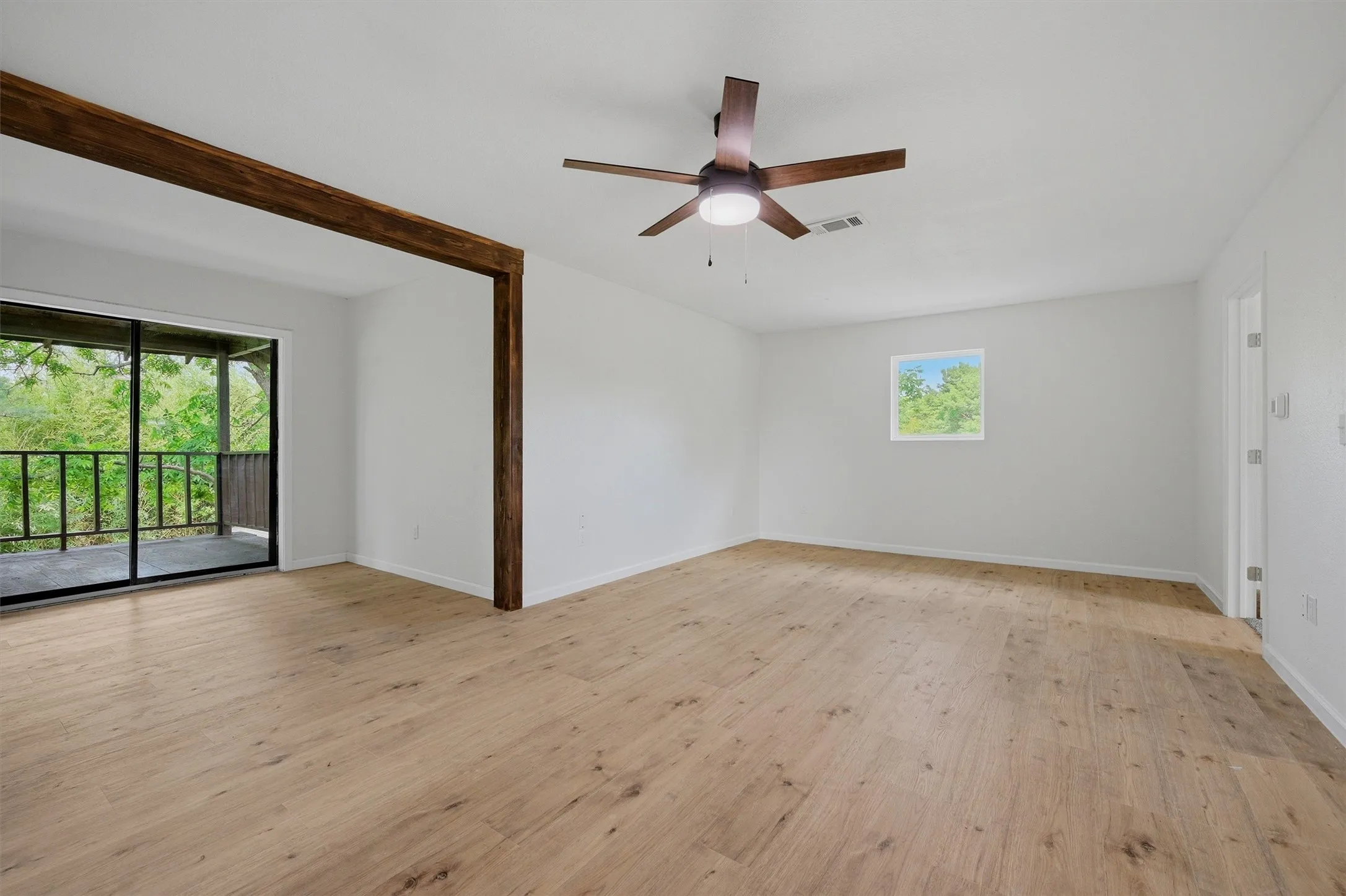 Single Family Residence For Sale in Grayson County , 763 Cedar Oak Drive, Pottsboro, Texas 75076, 5 Bedroom, 3 Bathroom, 2 Garage spaces, 2,484 Sqft, built in 1984, mls#21405750, Real Estate Agent in Pottsboro, Homes For Sale in Grayson county, Homes For Sale in Pottsboro, Realtor in Pottsboro Texas, Real Estate Brokerage Independent Realty Texas, Luminita Cordes Realtor