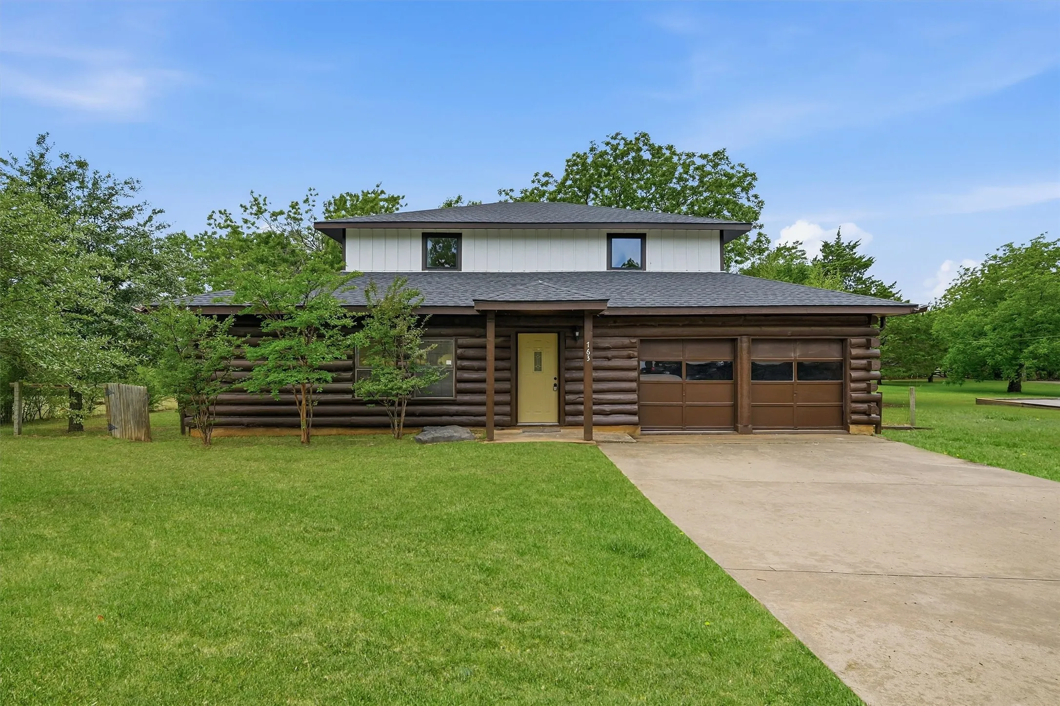 Single Family Residence For Sale in Grayson County , 763 Cedar Oak Drive, Pottsboro, Texas 75076, 5 Bedroom, 3 Bathroom, 2 Garage spaces, 2,484 Sqft, built in 1984, mls#21405750, Real Estate Agent in Pottsboro, Homes For Sale in Grayson county, Homes For Sale in Pottsboro, Realtor in Pottsboro Texas, Real Estate Brokerage Independent Realty Texas, Luminita Cordes Realtor