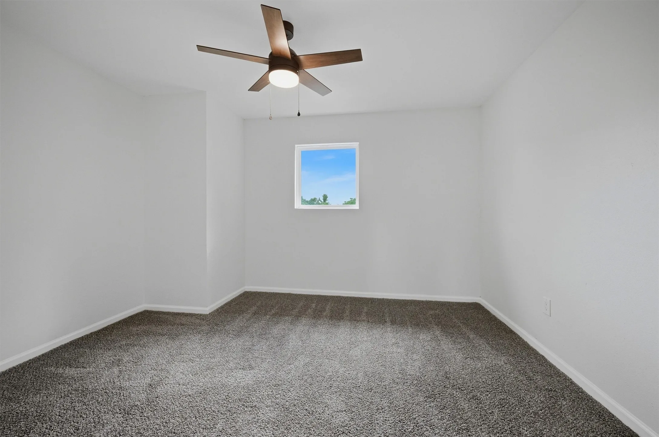 Single Family Residence For Sale in Grayson County , 763 Cedar Oak Drive, Pottsboro, Texas 75076, 5 Bedroom, 3 Bathroom, 2 Garage spaces, 2,484 Sqft, built in 1984, mls#21405750, Real Estate Agent in Pottsboro, Homes For Sale in Grayson county, Homes For Sale in Pottsboro, Realtor in Pottsboro Texas, Real Estate Brokerage Independent Realty Texas, Luminita Cordes Realtor