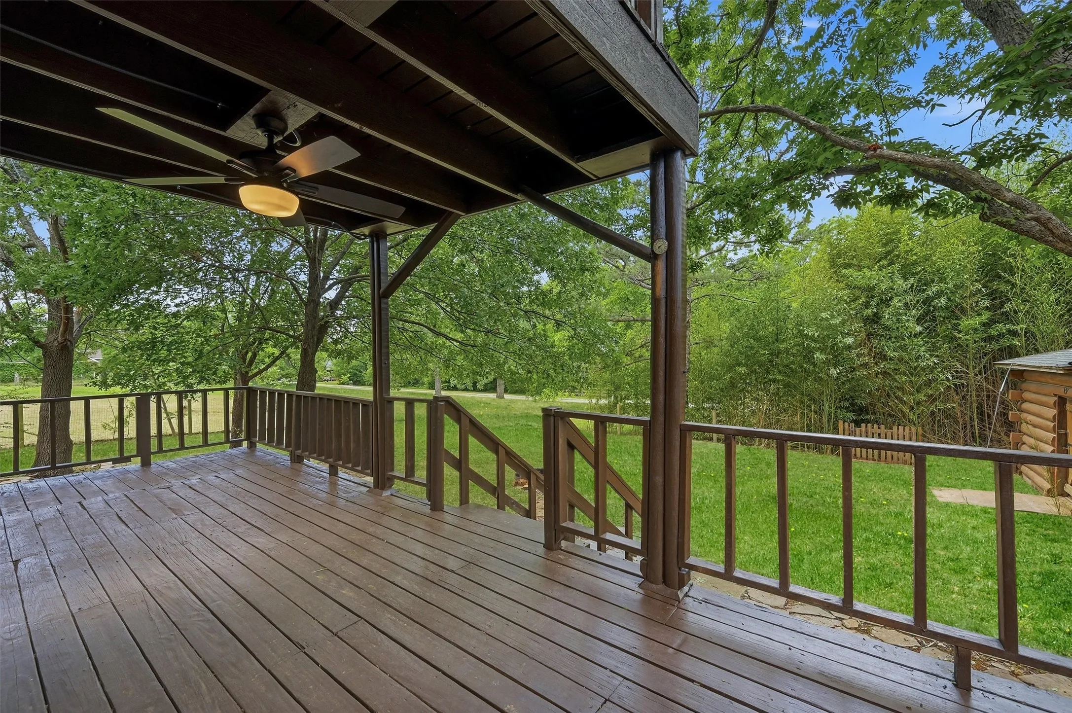 Single Family Residence For Sale in Grayson County , 763 Cedar Oak Drive, Pottsboro, Texas 75076, 5 Bedroom, 3 Bathroom, 2 Garage spaces, 2,484 Sqft, built in 1984, mls#21405750, Real Estate Agent in Pottsboro, Homes For Sale in Grayson county, Homes For Sale in Pottsboro, Realtor in Pottsboro Texas, Real Estate Brokerage Independent Realty Texas, Luminita Cordes Realtor