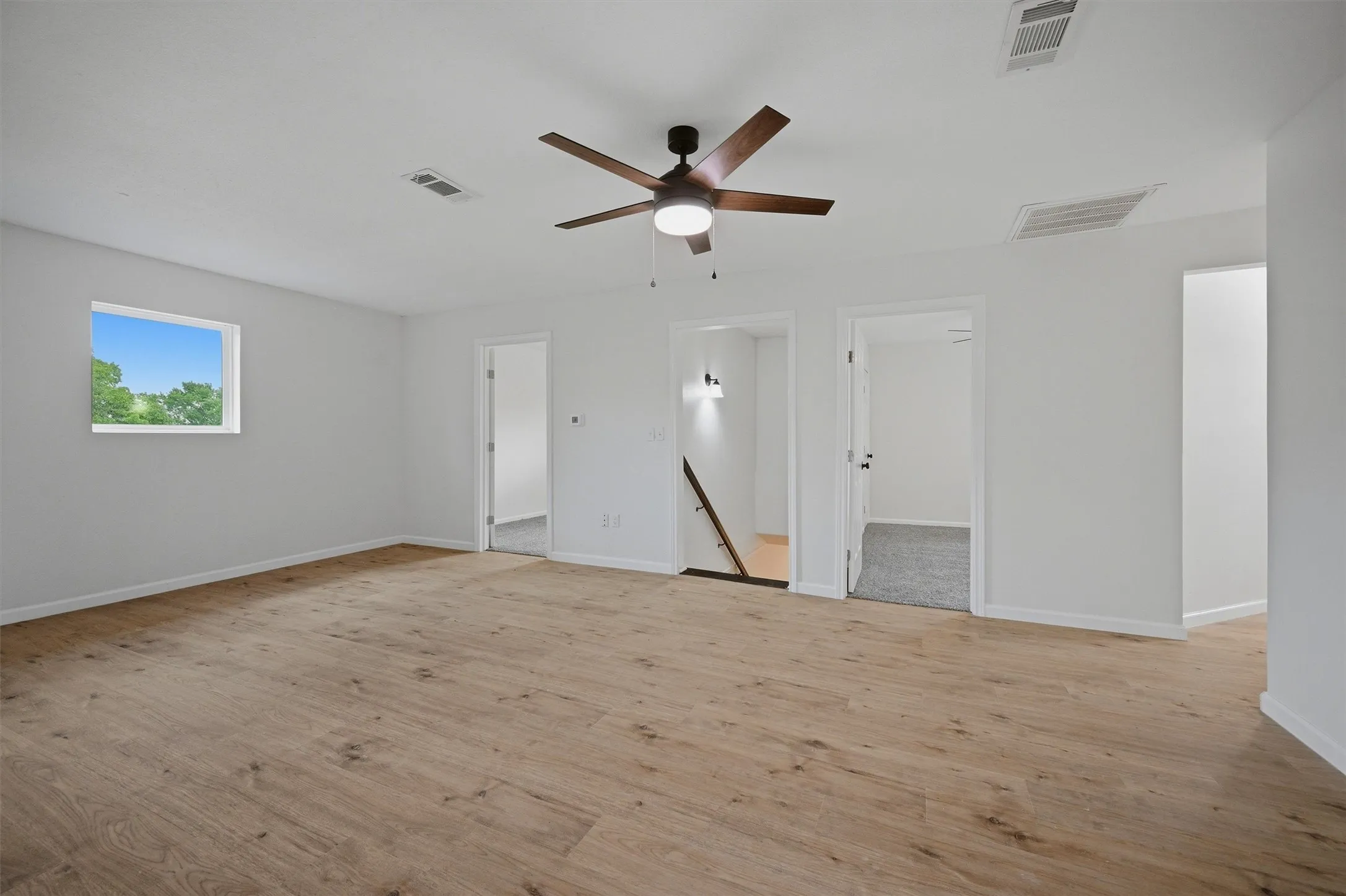 Single Family Residence For Sale in Grayson County , 763 Cedar Oak Drive, Pottsboro, Texas 75076, 5 Bedroom, 3 Bathroom, 2 Garage spaces, 2,484 Sqft, built in 1984, mls#21405750, Real Estate Agent in Pottsboro, Homes For Sale in Grayson county, Homes For Sale in Pottsboro, Realtor in Pottsboro Texas, Real Estate Brokerage Independent Realty Texas, Luminita Cordes Realtor