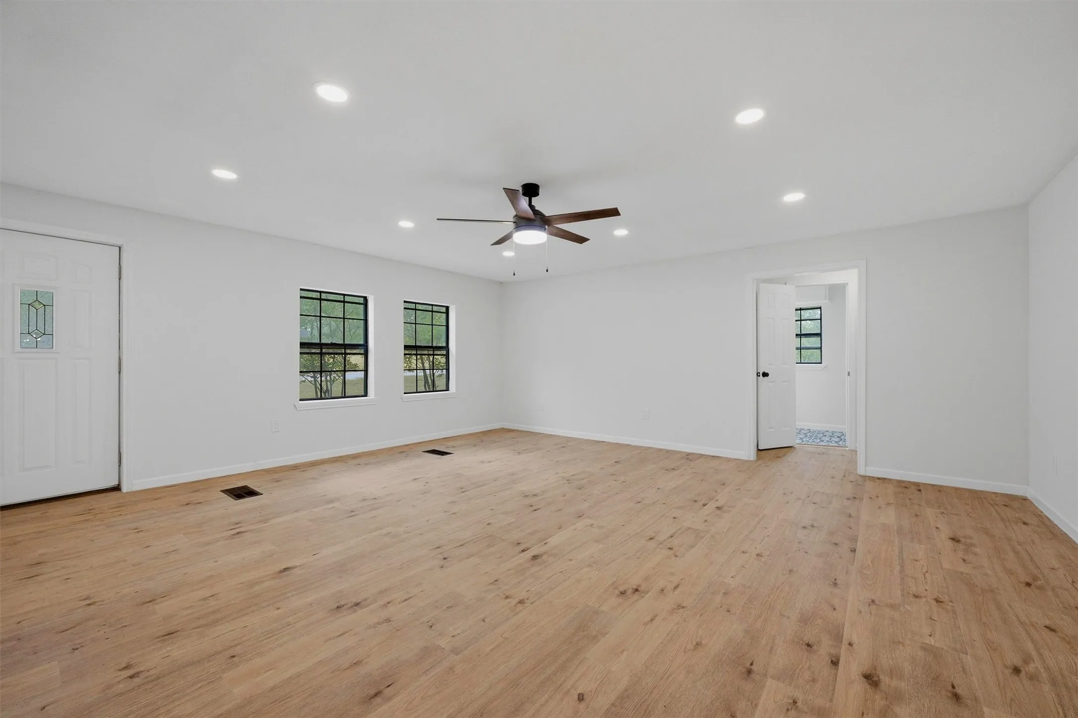 Single Family Residence For Sale in Grayson County , 763 Cedar Oak Drive, Pottsboro, Texas 75076, 5 Bedroom, 3 Bathroom, 2 Garage spaces, 2,484 Sqft, built in 1984, mls#21405750, Real Estate Agent in Pottsboro, Homes For Sale in Grayson county, Homes For Sale in Pottsboro, Realtor in Pottsboro Texas, Real Estate Brokerage Independent Realty Texas, Luminita Cordes Realtor
