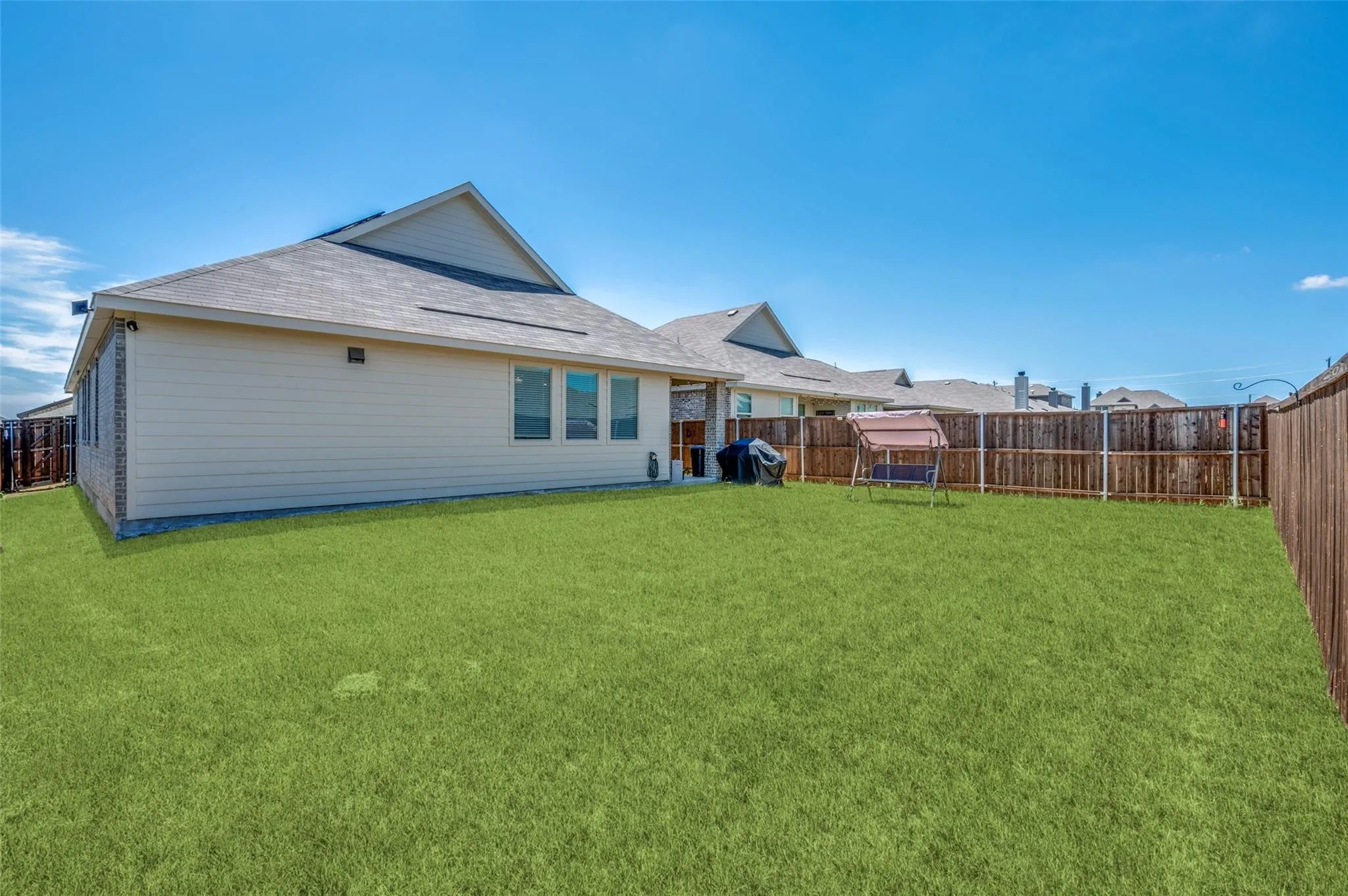 Single Family Residence For Rent in Denton County , 11425 Silver Queen Drive, Aubrey, Texas 76227, 4 Bedroom, 2 Bathroom, 2 Garage spaces, 1,993 Sqft, built in 2021, mls#21403378, Real Estate Agent in Aubrey, Homes For Rent in Denton county, Homes For Rent in Aubrey, Realtor in Aubrey Texas, Real Estate Brokerage Independent Realty Texas, Luminita Cordes Realtor