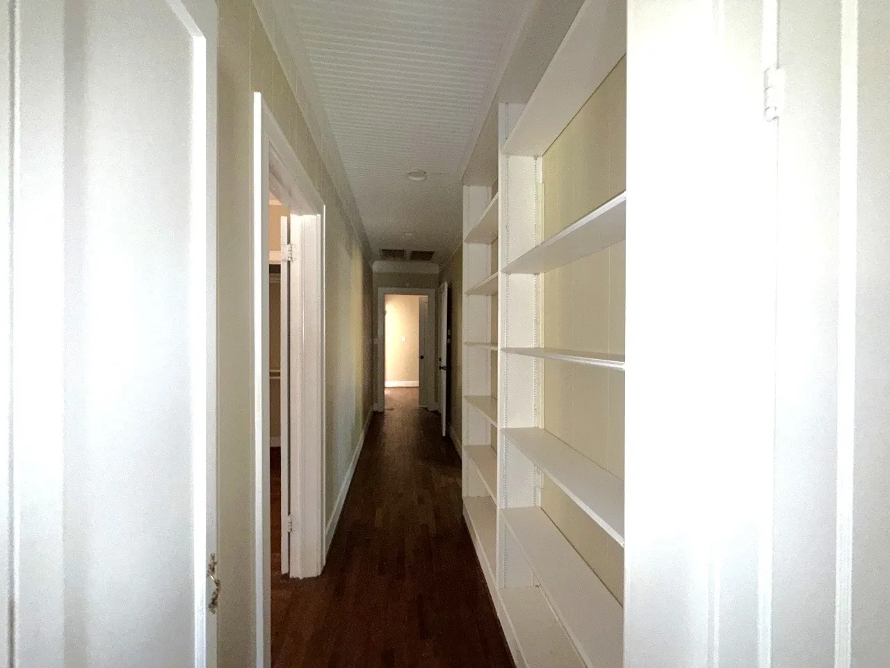 Single Family Residence For Sale in Henderson County , 216 S Prairieville Street, Athens, Texas 75751, 3 Bedroom, 3 Bathroom, Garage spaces, 2,730 Sqft, built in 1935, mls#21402354, Real Estate Agent in Athens, Homes For Sale in Henderson county, Homes For Sale in Athens, Realtor in Athens Texas, Real Estate Brokerage Independent Realty Texas, Luminita Cordes Realtor