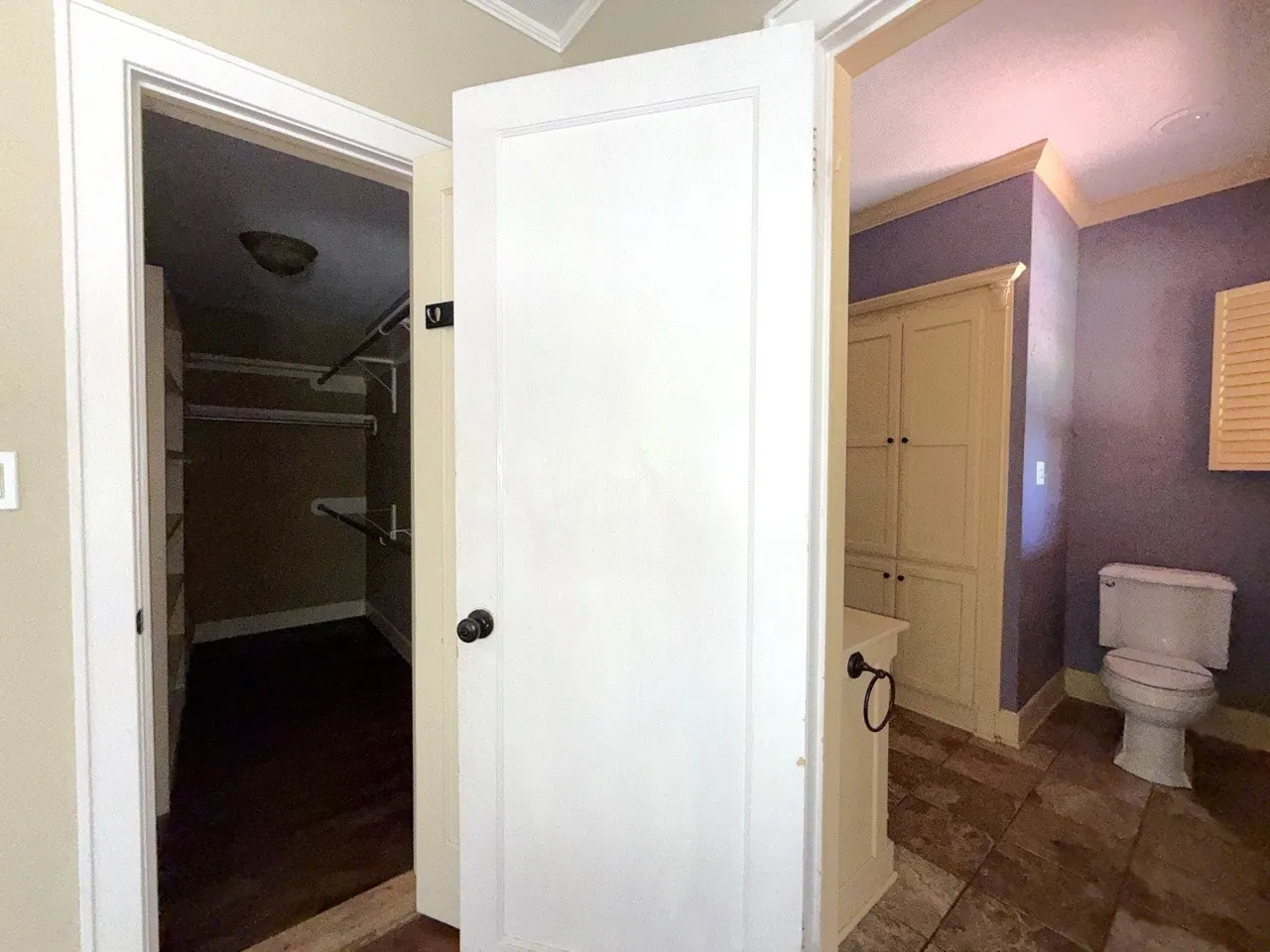 Single Family Residence For Sale in Henderson County , 216 S Prairieville Street, Athens, Texas 75751, 3 Bedroom, 3 Bathroom, Garage spaces, 2,730 Sqft, built in 1935, mls#21402354, Real Estate Agent in Athens, Homes For Sale in Henderson county, Homes For Sale in Athens, Realtor in Athens Texas, Real Estate Brokerage Independent Realty Texas, Luminita Cordes Realtor