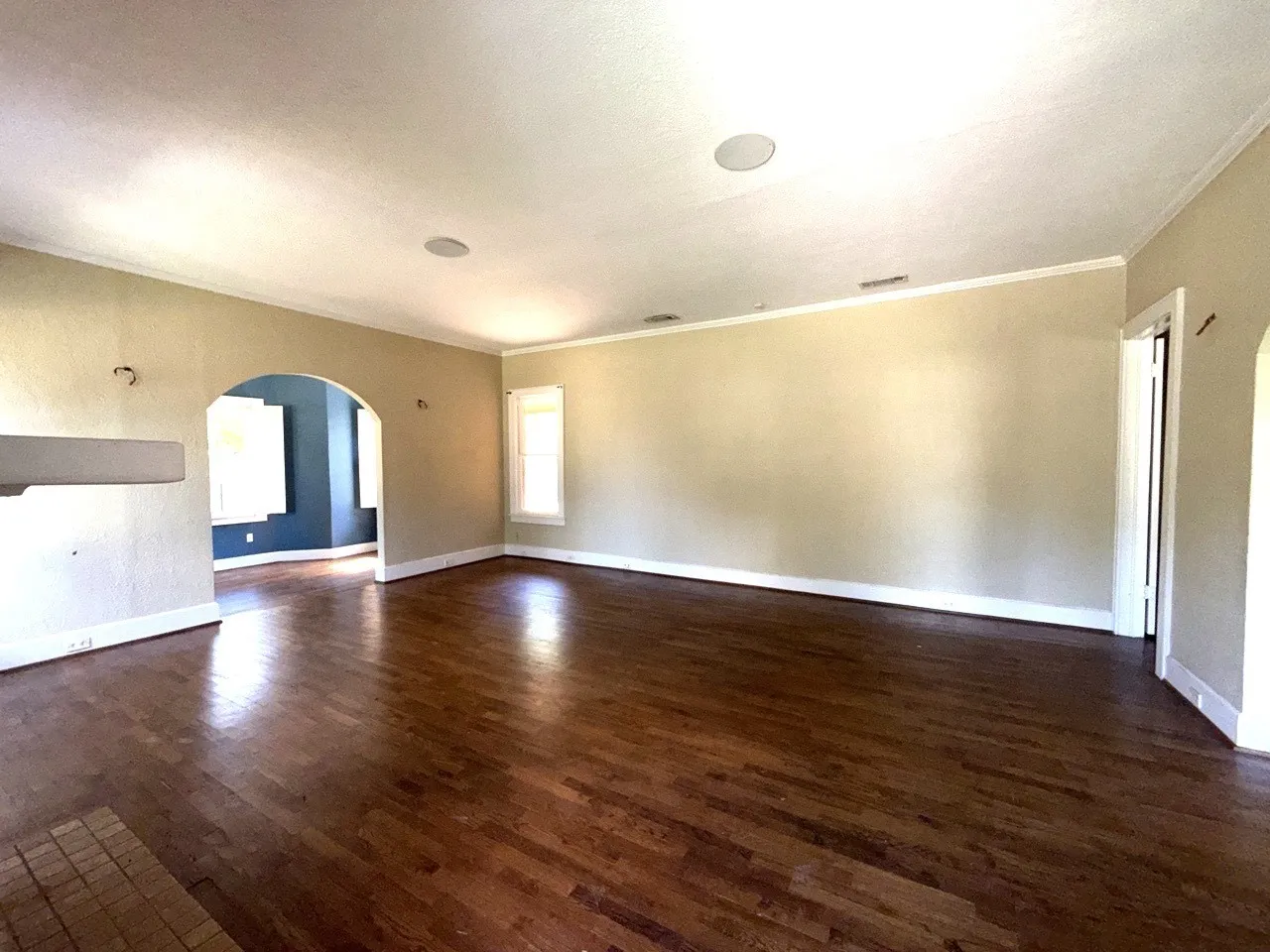 Single Family Residence For Sale in Henderson County , 216 S Prairieville Street, Athens, Texas 75751, 3 Bedroom, 3 Bathroom, Garage spaces, 2,730 Sqft, built in 1935, mls#21402354, Real Estate Agent in Athens, Homes For Sale in Henderson county, Homes For Sale in Athens, Realtor in Athens Texas, Real Estate Brokerage Independent Realty Texas, Luminita Cordes Realtor