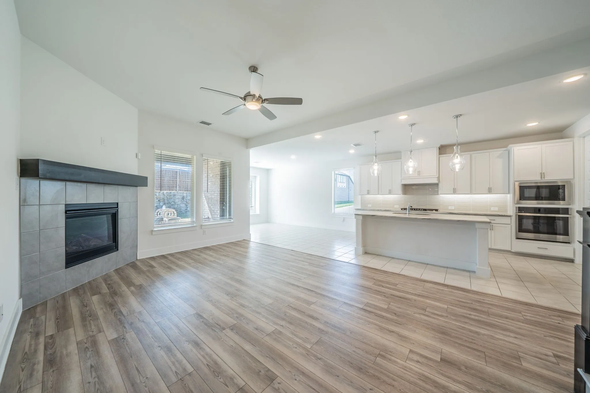 Single Family Residence For Sale in Rockwall County , 821 Reynolds Drive, Fate, Texas 75087, 5 Bedroom, 4 Bathroom, 2 Garage spaces, 3,290 Sqft, built in 2023, mls#21405457, Real Estate Agent in Fate, Homes For Sale in Rockwall county, Homes For Sale in Fate, Realtor in Fate Texas, Real Estate Brokerage Independent Realty Texas, Luminita Cordes Realtor