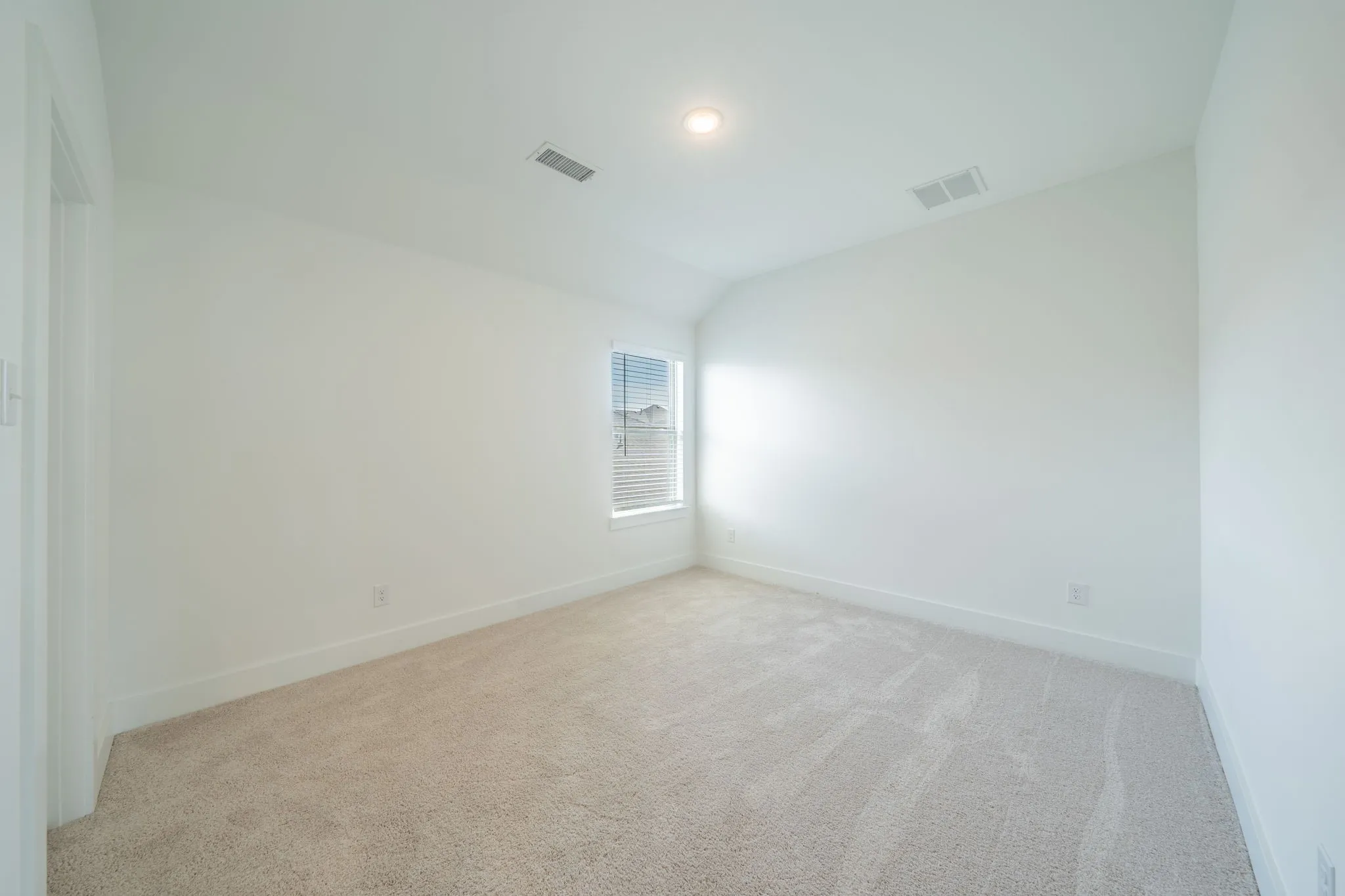 Single Family Residence For Sale in Rockwall County , 821 Reynolds Drive, Fate, Texas 75087, 5 Bedroom, 4 Bathroom, 2 Garage spaces, 3,290 Sqft, built in 2023, mls#21405457, Real Estate Agent in Fate, Homes For Sale in Rockwall county, Homes For Sale in Fate, Realtor in Fate Texas, Real Estate Brokerage Independent Realty Texas, Luminita Cordes Realtor
