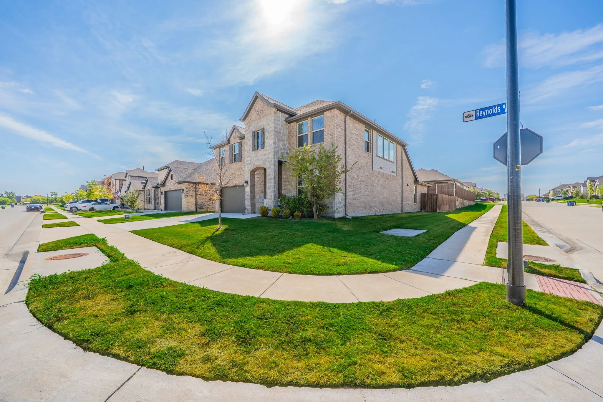 Single Family Residence For Sale in Rockwall County , 821 Reynolds Drive, Fate, Texas 75087, 5 Bedroom, 4 Bathroom, 2 Garage spaces, 3,290 Sqft, built in 2023, mls#21405457, Real Estate Agent in Fate, Homes For Sale in Rockwall county, Homes For Sale in Fate, Realtor in Fate Texas, Real Estate Brokerage Independent Realty Texas, Luminita Cordes Realtor