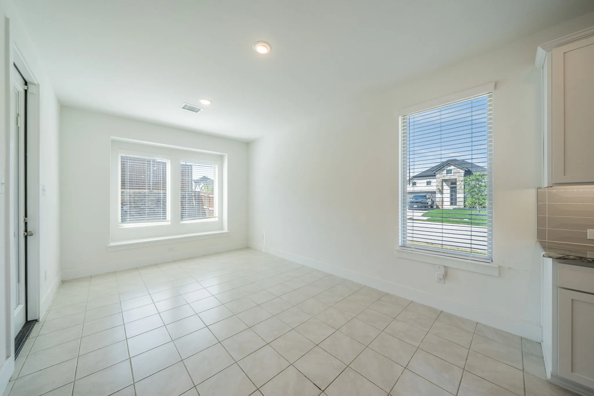 Single Family Residence For Sale in Rockwall County , 821 Reynolds Drive, Fate, Texas 75087, 5 Bedroom, 4 Bathroom, 2 Garage spaces, 3,290 Sqft, built in 2023, mls#21405457, Real Estate Agent in Fate, Homes For Sale in Rockwall county, Homes For Sale in Fate, Realtor in Fate Texas, Real Estate Brokerage Independent Realty Texas, Luminita Cordes Realtor