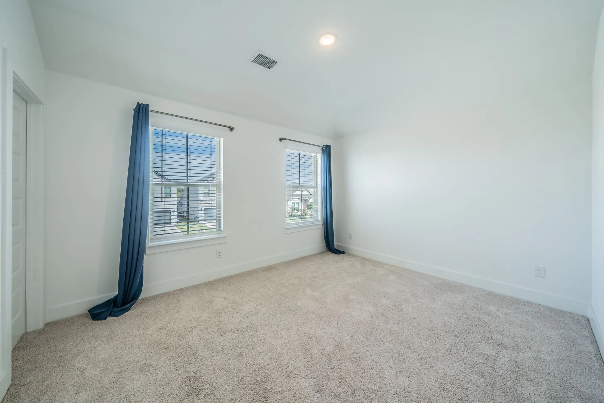 Single Family Residence For Sale in Rockwall County , 821 Reynolds Drive, Fate, Texas 75087, 5 Bedroom, 4 Bathroom, 2 Garage spaces, 3,290 Sqft, built in 2023, mls#21405457, Real Estate Agent in Fate, Homes For Sale in Rockwall county, Homes For Sale in Fate, Realtor in Fate Texas, Real Estate Brokerage Independent Realty Texas, Luminita Cordes Realtor
