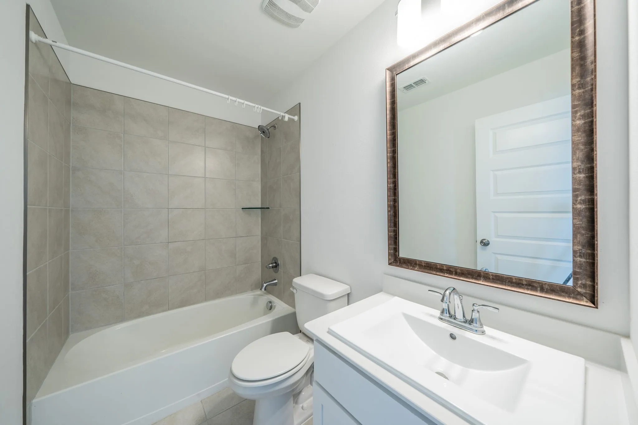 Single Family Residence For Sale in Rockwall County , 821 Reynolds Drive, Fate, Texas 75087, 5 Bedroom, 4 Bathroom, 2 Garage spaces, 3,290 Sqft, built in 2023, mls#21405457, Real Estate Agent in Fate, Homes For Sale in Rockwall county, Homes For Sale in Fate, Realtor in Fate Texas, Real Estate Brokerage Independent Realty Texas, Luminita Cordes Realtor