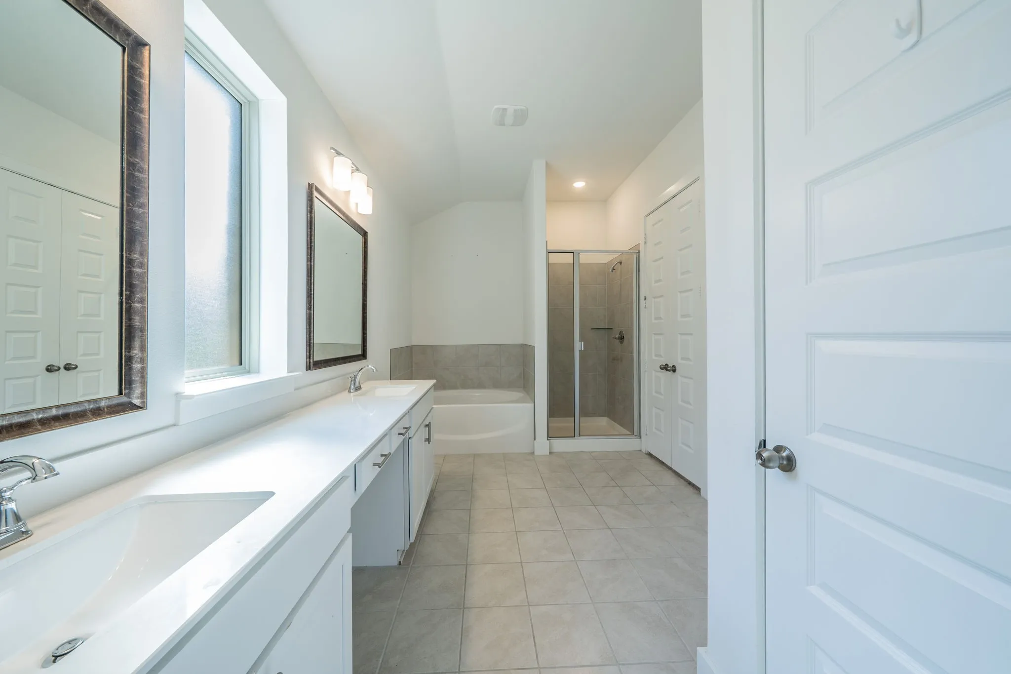 Single Family Residence For Sale in Rockwall County , 821 Reynolds Drive, Fate, Texas 75087, 5 Bedroom, 4 Bathroom, 2 Garage spaces, 3,290 Sqft, built in 2023, mls#21405457, Real Estate Agent in Fate, Homes For Sale in Rockwall county, Homes For Sale in Fate, Realtor in Fate Texas, Real Estate Brokerage Independent Realty Texas, Luminita Cordes Realtor