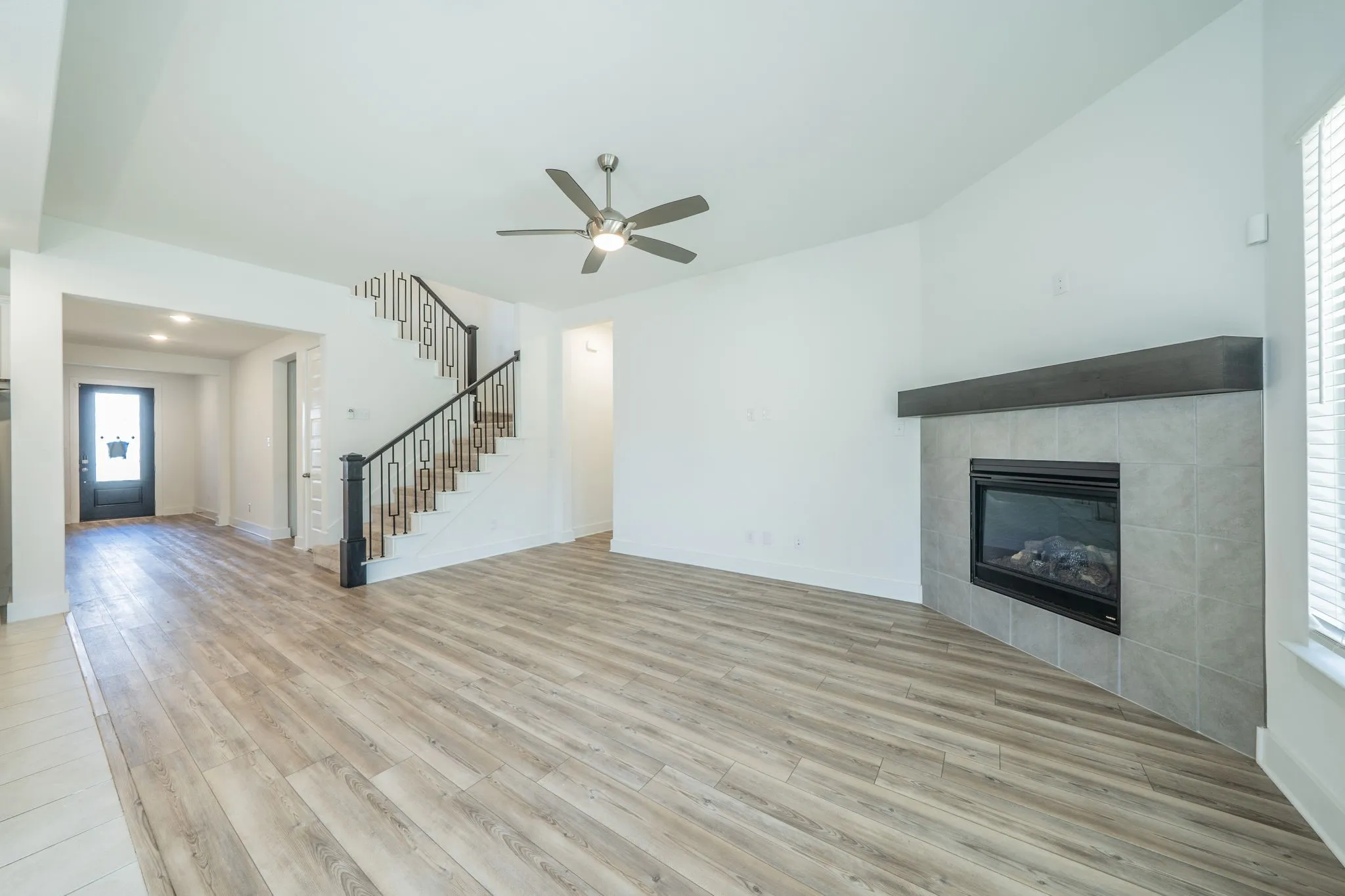 Single Family Residence For Sale in Rockwall County , 821 Reynolds Drive, Fate, Texas 75087, 5 Bedroom, 4 Bathroom, 2 Garage spaces, 3,290 Sqft, built in 2023, mls#21405457, Real Estate Agent in Fate, Homes For Sale in Rockwall county, Homes For Sale in Fate, Realtor in Fate Texas, Real Estate Brokerage Independent Realty Texas, Luminita Cordes Realtor