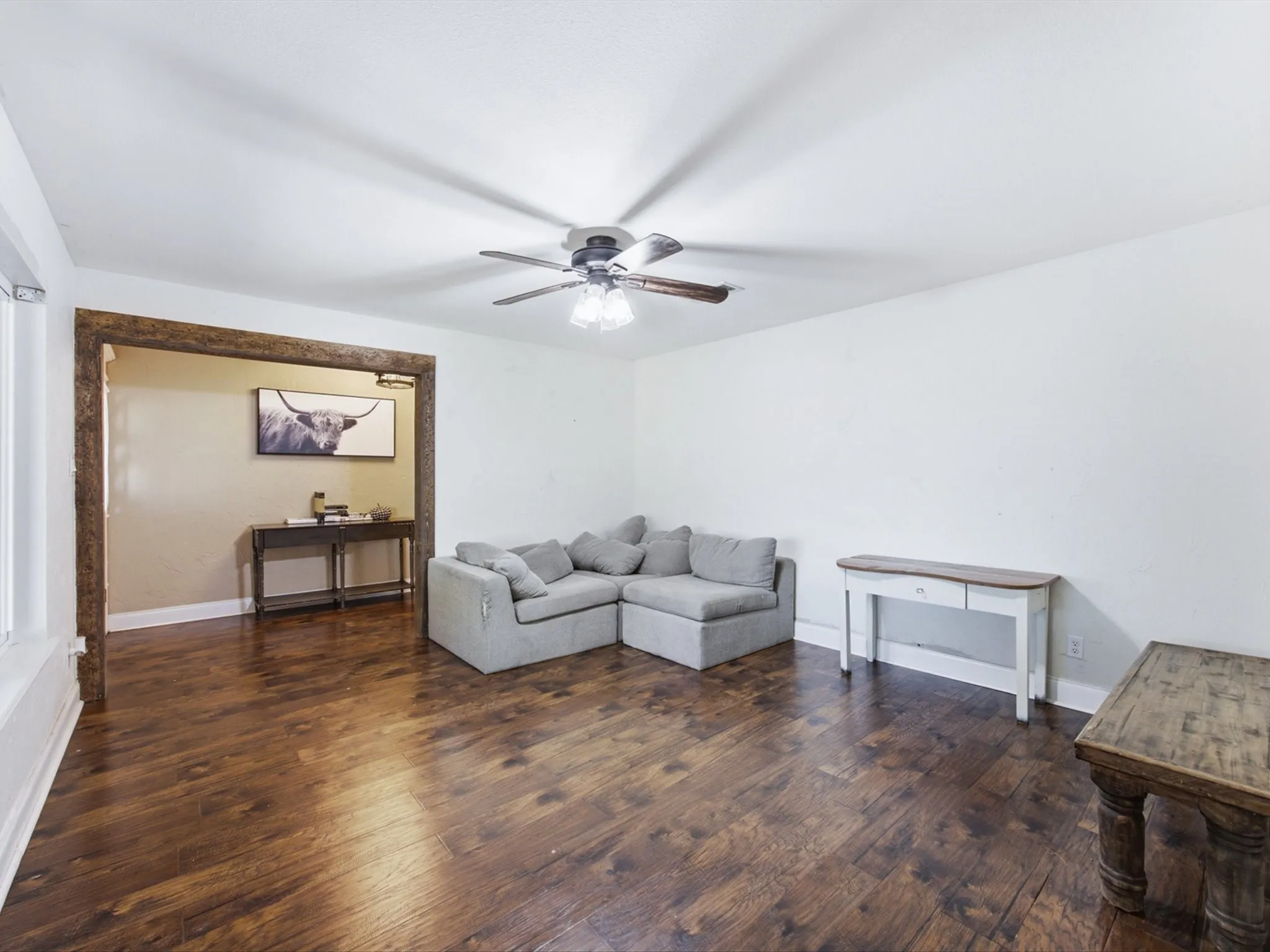 Single Family Residence For Sale in Ellis County , 4800 Oak Grove Road, Ennis, Texas 75119, 4 Bedroom, 3 Bathroom, 1 Garage spaces, 3,159 Sqft, built in 1972, mls#21405989, Real Estate Agent in Ennis, Homes For Sale in Ellis county, Homes For Sale in Ennis, Realtor in Ennis Texas, Real Estate Brokerage Independent Realty Texas, Luminita Cordes Realtor