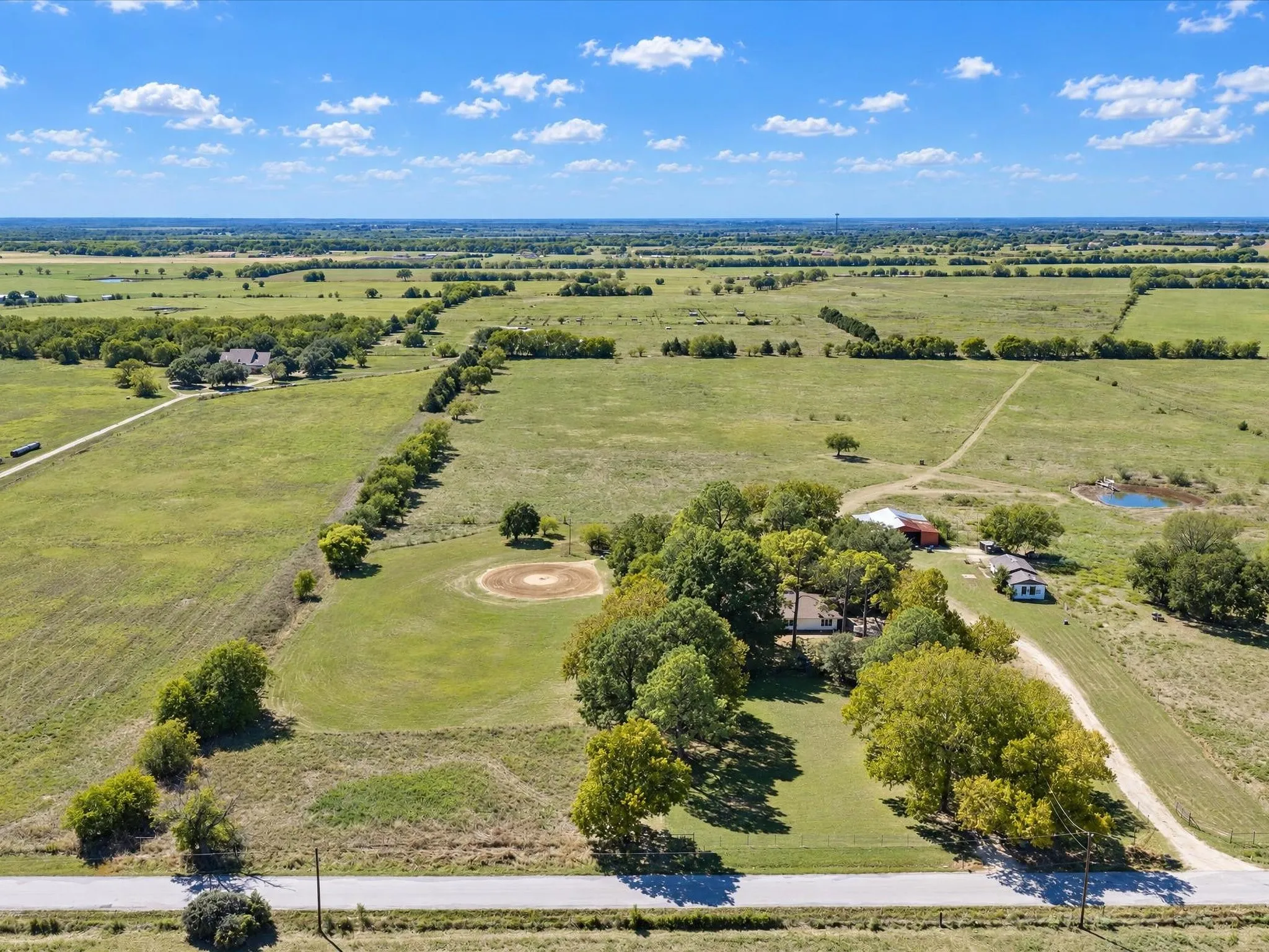 Single Family Residence For Sale in Ellis County , 4800 Oak Grove Road, Ennis, Texas 75119, 4 Bedroom, 3 Bathroom, 1 Garage spaces, 3,159 Sqft, built in 1972, mls#21405989, Real Estate Agent in Ennis, Homes For Sale in Ellis county, Homes For Sale in Ennis, Realtor in Ennis Texas, Real Estate Brokerage Independent Realty Texas, Luminita Cordes Realtor