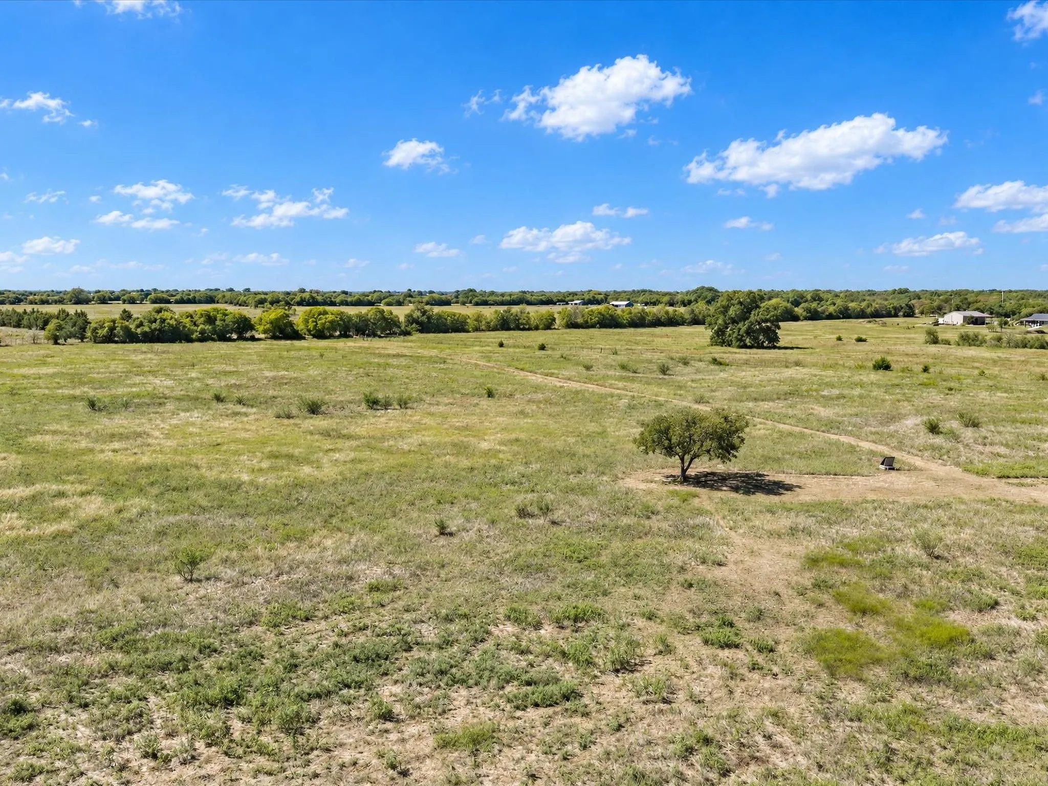 Single Family Residence For Sale in Ellis County , 4800 Oak Grove Road, Ennis, Texas 75119, 4 Bedroom, 3 Bathroom, 1 Garage spaces, 3,159 Sqft, built in 1972, mls#21405989, Real Estate Agent in Ennis, Homes For Sale in Ellis county, Homes For Sale in Ennis, Realtor in Ennis Texas, Real Estate Brokerage Independent Realty Texas, Luminita Cordes Realtor