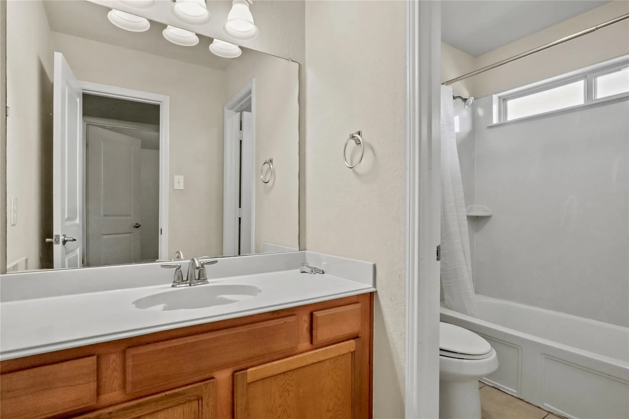 Single Family Residence For Rent in Tarrant County , 5839 Candlelight Lane, Grand Prairie, Texas 75052, 4 Bedroom, 4 Bathroom, 2 Garage spaces, 2,782 Sqft, built in 2008, mls#21406605, Real Estate Agent in Grand Prairie, Homes For Rent in Tarrant county, Homes For Rent in Grand Prairie, Realtor in Grand Prairie Texas, Real Estate Brokerage Independent Realty Texas, Luminita Cordes Realtor