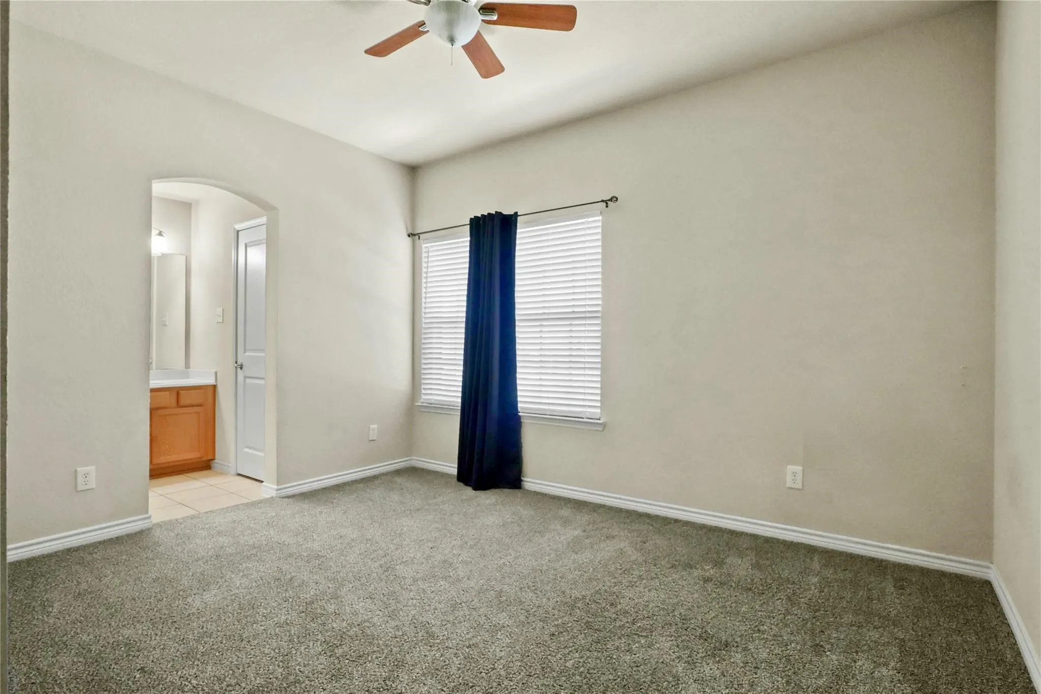 Single Family Residence For Rent in Tarrant County , 5839 Candlelight Lane, Grand Prairie, Texas 75052, 4 Bedroom, 4 Bathroom, 2 Garage spaces, 2,782 Sqft, built in 2008, mls#21406605, Real Estate Agent in Grand Prairie, Homes For Rent in Tarrant county, Homes For Rent in Grand Prairie, Realtor in Grand Prairie Texas, Real Estate Brokerage Independent Realty Texas, Luminita Cordes Realtor