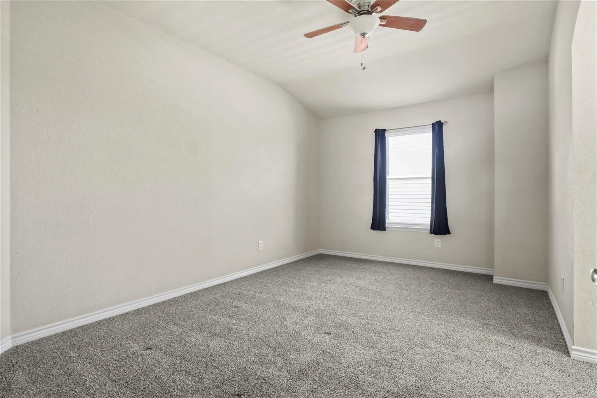 Single Family Residence For Rent in Tarrant County , 5839 Candlelight Lane, Grand Prairie, Texas 75052, 4 Bedroom, 4 Bathroom, 2 Garage spaces, 2,782 Sqft, built in 2008, mls#21406605, Real Estate Agent in Grand Prairie, Homes For Rent in Tarrant county, Homes For Rent in Grand Prairie, Realtor in Grand Prairie Texas, Real Estate Brokerage Independent Realty Texas, Luminita Cordes Realtor