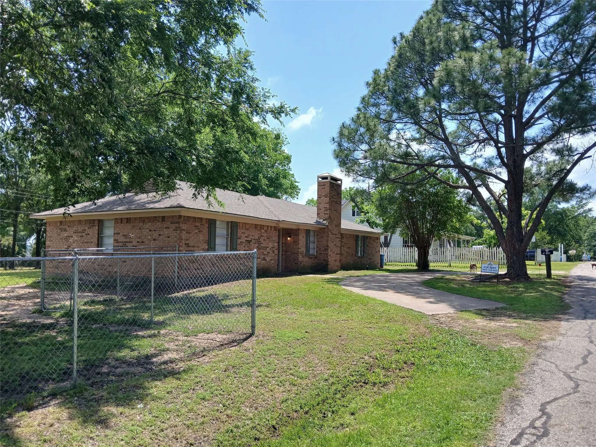 Single Family Residence For Rent in Henderson County , 151 COTTONWOOD Trail, Gun Barrel City, Texas 75156, 3 Bedroom, 2 Bathroom, 1 Garage spaces, 1,572 Sqft, built in 1977, mls#21406606, Real Estate Agent in Gun Barrel City, Homes For Rent in Henderson county, Homes For Rent in Gun Barrel City, Realtor in Gun Barrel City Texas, Real Estate Brokerage Independent Realty Texas, Luminita Cordes Realtor