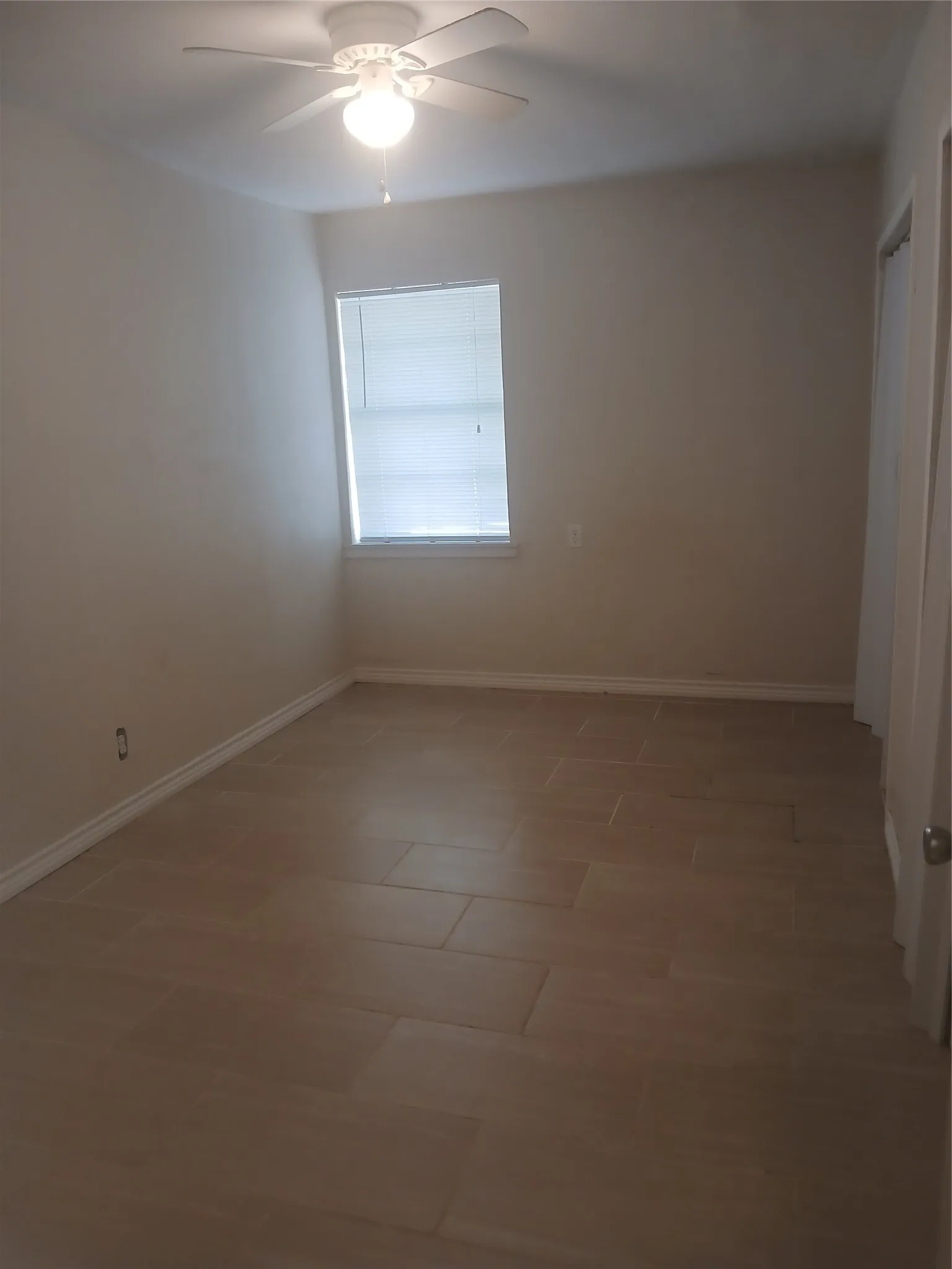Single Family Residence For Rent in Henderson County , 151 COTTONWOOD Trail, Gun Barrel City, Texas 75156, 3 Bedroom, 2 Bathroom, 1 Garage spaces, 1,572 Sqft, built in 1977, mls#21406606, Real Estate Agent in Gun Barrel City, Homes For Rent in Henderson county, Homes For Rent in Gun Barrel City, Realtor in Gun Barrel City Texas, Real Estate Brokerage Independent Realty Texas, Luminita Cordes Realtor