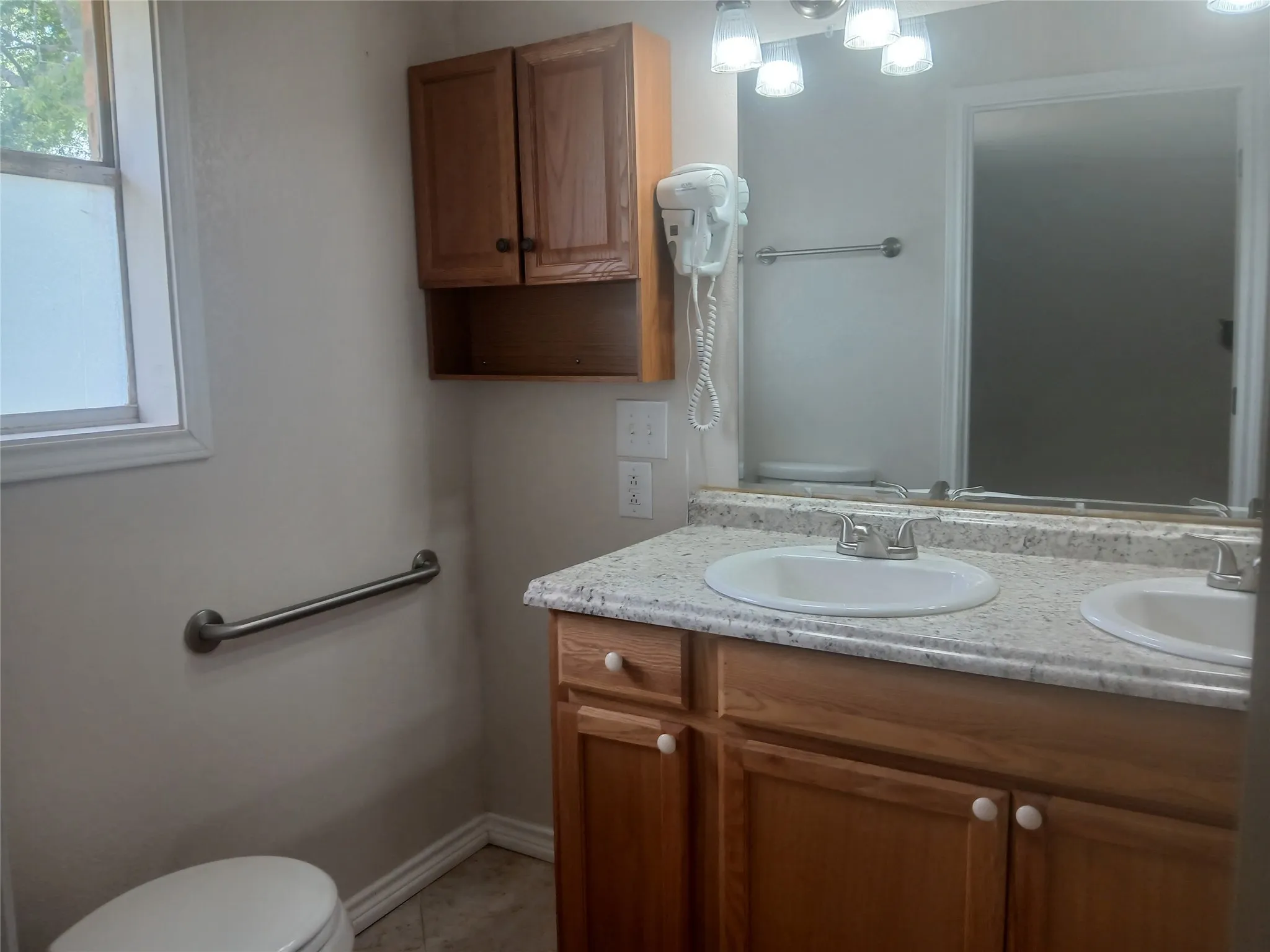 Single Family Residence For Rent in Henderson County , 151 COTTONWOOD Trail, Gun Barrel City, Texas 75156, 3 Bedroom, 2 Bathroom, 1 Garage spaces, 1,572 Sqft, built in 1977, mls#21406606, Real Estate Agent in Gun Barrel City, Homes For Rent in Henderson county, Homes For Rent in Gun Barrel City, Realtor in Gun Barrel City Texas, Real Estate Brokerage Independent Realty Texas, Luminita Cordes Realtor