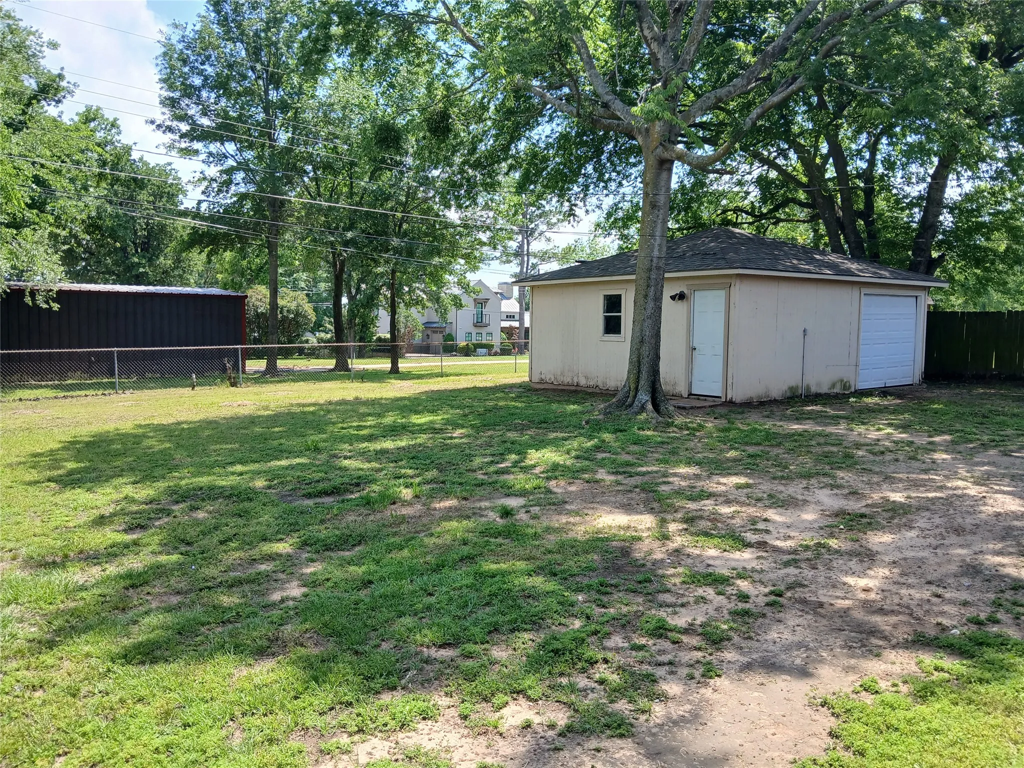 Single Family Residence For Rent in Henderson County , 151 COTTONWOOD Trail, Gun Barrel City, Texas 75156, 3 Bedroom, 2 Bathroom, 1 Garage spaces, 1,572 Sqft, built in 1977, mls#21406606, Real Estate Agent in Gun Barrel City, Homes For Rent in Henderson county, Homes For Rent in Gun Barrel City, Realtor in Gun Barrel City Texas, Real Estate Brokerage Independent Realty Texas, Luminita Cordes Realtor