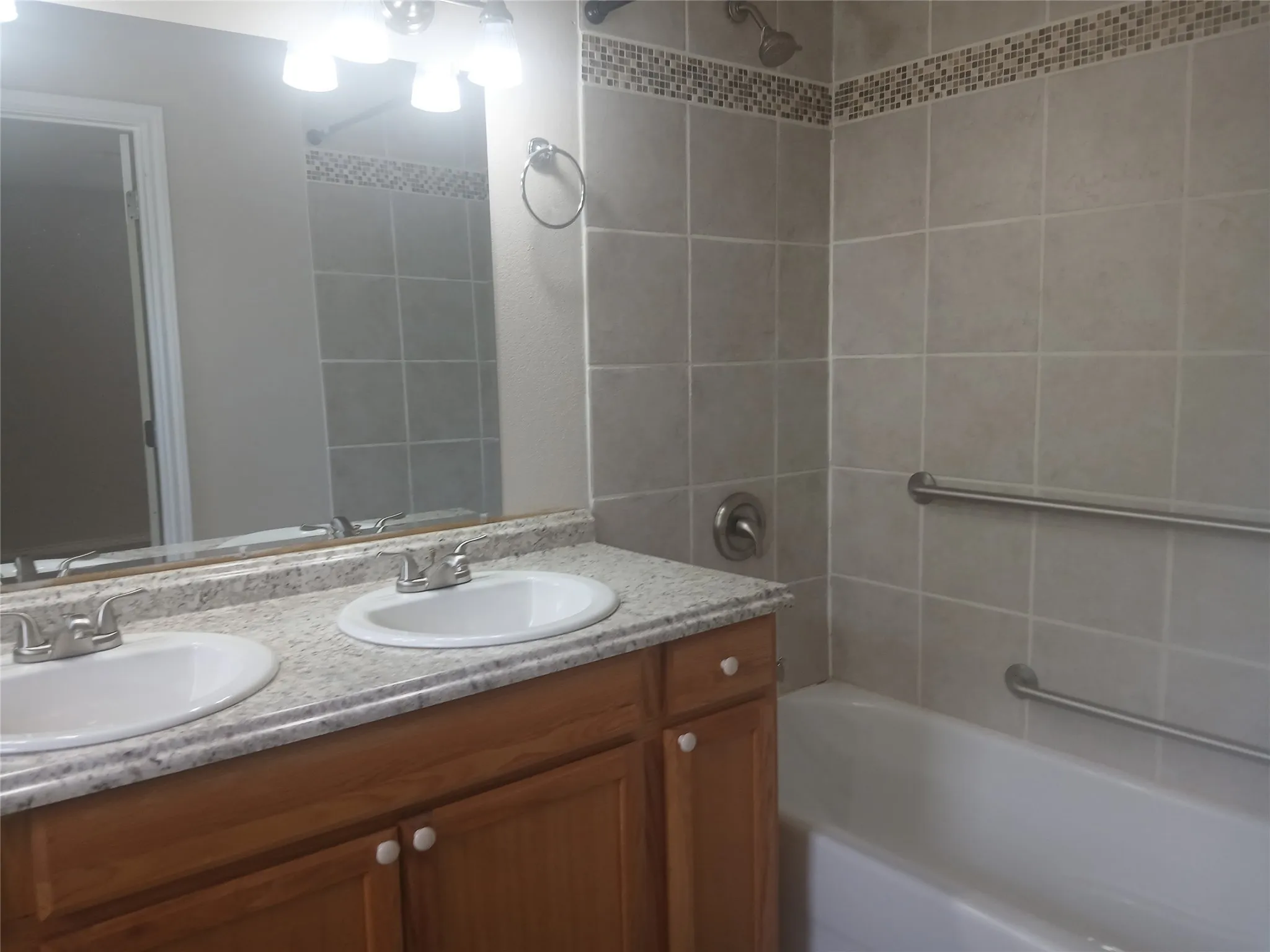 Single Family Residence For Rent in Henderson County , 151 COTTONWOOD Trail, Gun Barrel City, Texas 75156, 3 Bedroom, 2 Bathroom, 1 Garage spaces, 1,572 Sqft, built in 1977, mls#21406606, Real Estate Agent in Gun Barrel City, Homes For Rent in Henderson county, Homes For Rent in Gun Barrel City, Realtor in Gun Barrel City Texas, Real Estate Brokerage Independent Realty Texas, Luminita Cordes Realtor