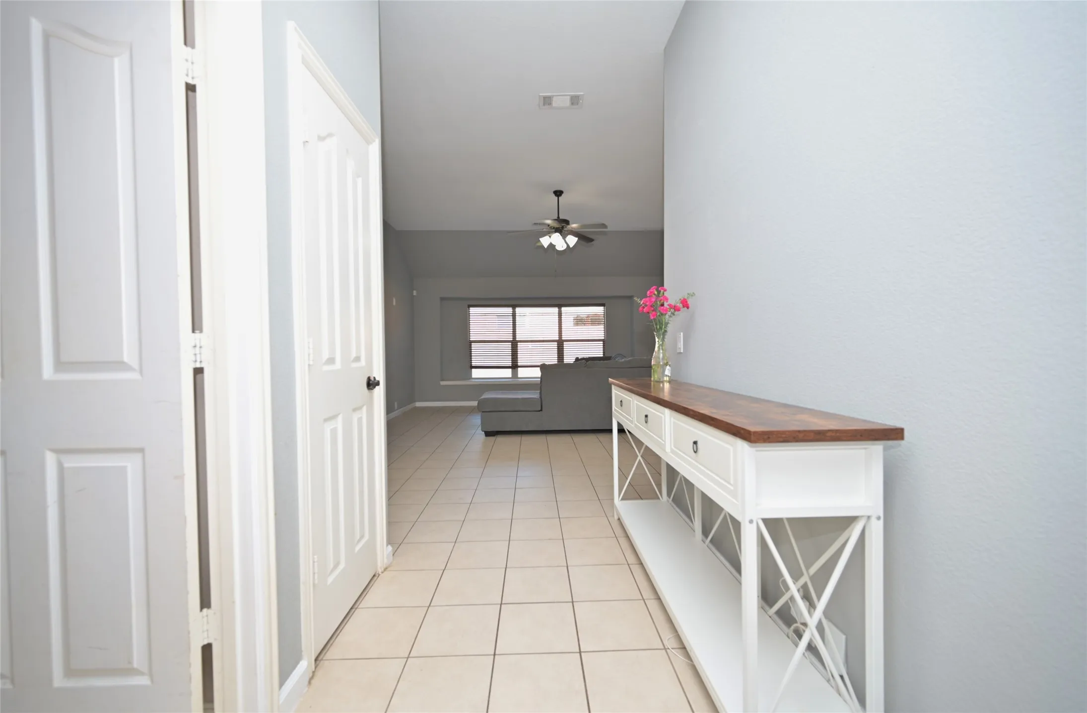 Single Family Residence For Sale in Johnson County , 1409 Fox Glen Trail, Mansfield, Texas 76063, 3 Bedroom, 2 Bathroom, 2 Garage spaces, 1,512 Sqft, built in 2009, mls#21403932, Real Estate Agent in Mansfield, Homes For Sale in Johnson county, Homes For Sale in Mansfield, Realtor in Mansfield Texas, Real Estate Brokerage Independent Realty Texas, Luminita Cordes Realtor