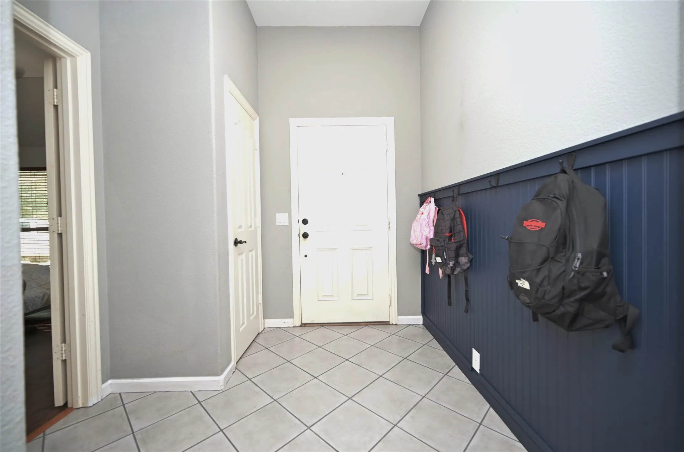 Single Family Residence For Sale in Johnson County , 1409 Fox Glen Trail, Mansfield, Texas 76063, 3 Bedroom, 2 Bathroom, 2 Garage spaces, 1,512 Sqft, built in 2009, mls#21403932, Real Estate Agent in Mansfield, Homes For Sale in Johnson county, Homes For Sale in Mansfield, Realtor in Mansfield Texas, Real Estate Brokerage Independent Realty Texas, Luminita Cordes Realtor