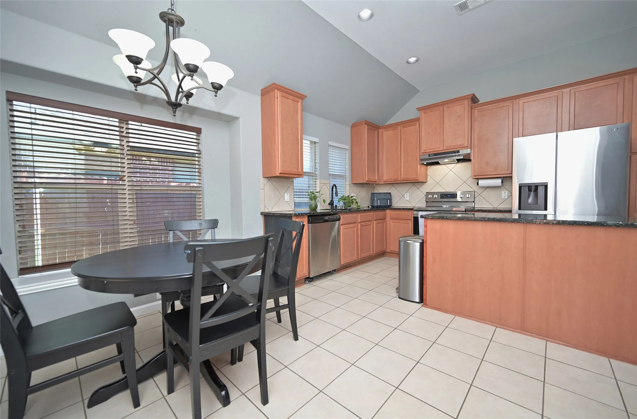 Single Family Residence For Sale in Johnson County , 1409 Fox Glen Trail, Mansfield, Texas 76063, 3 Bedroom, 2 Bathroom, 2 Garage spaces, 1,512 Sqft, built in 2009, mls#21403932, Real Estate Agent in Mansfield, Homes For Sale in Johnson county, Homes For Sale in Mansfield, Realtor in Mansfield Texas, Real Estate Brokerage Independent Realty Texas, Luminita Cordes Realtor