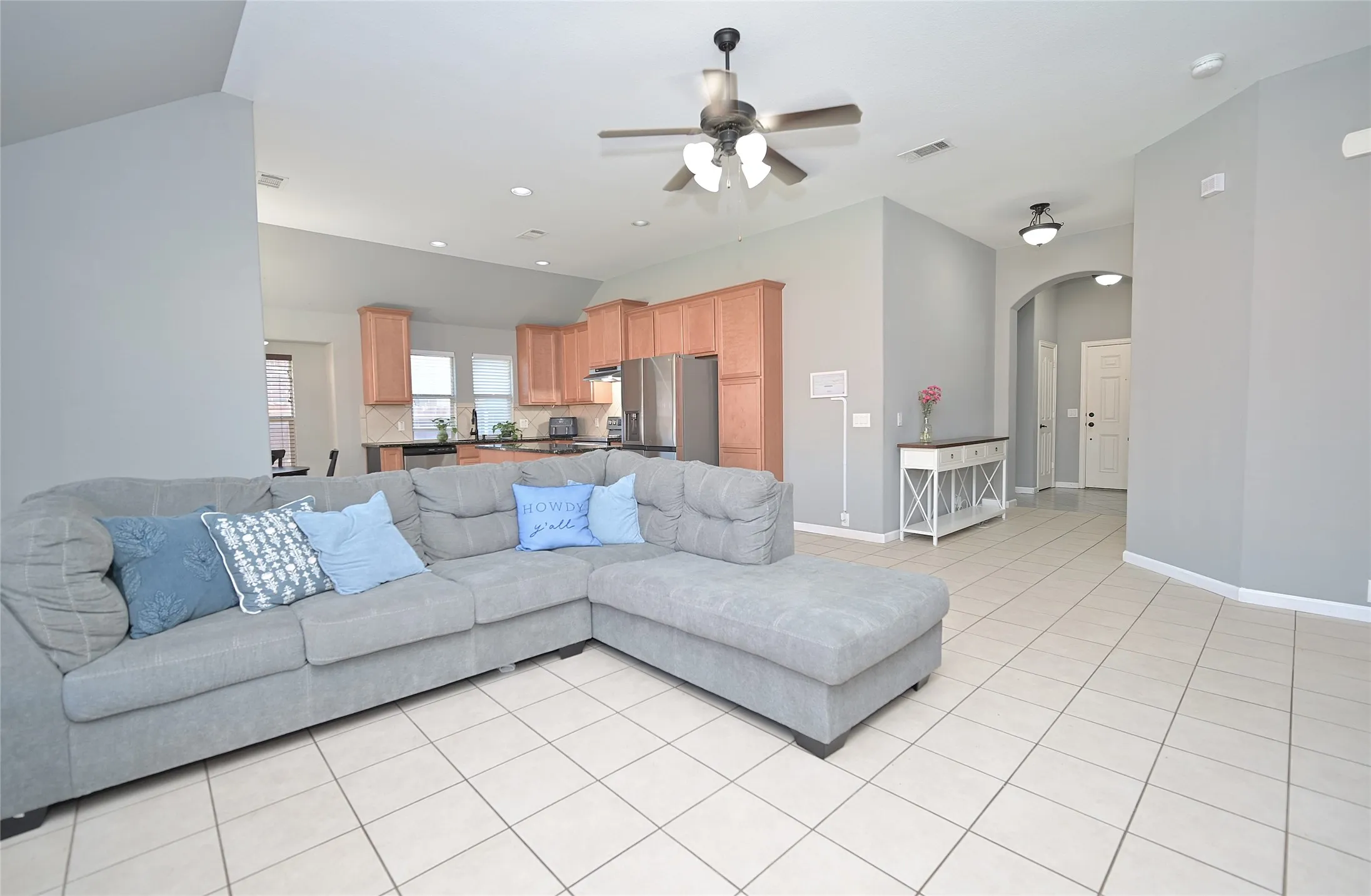 Single Family Residence For Sale in Johnson County , 1409 Fox Glen Trail, Mansfield, Texas 76063, 3 Bedroom, 2 Bathroom, 2 Garage spaces, 1,512 Sqft, built in 2009, mls#21403932, Real Estate Agent in Mansfield, Homes For Sale in Johnson county, Homes For Sale in Mansfield, Realtor in Mansfield Texas, Real Estate Brokerage Independent Realty Texas, Luminita Cordes Realtor