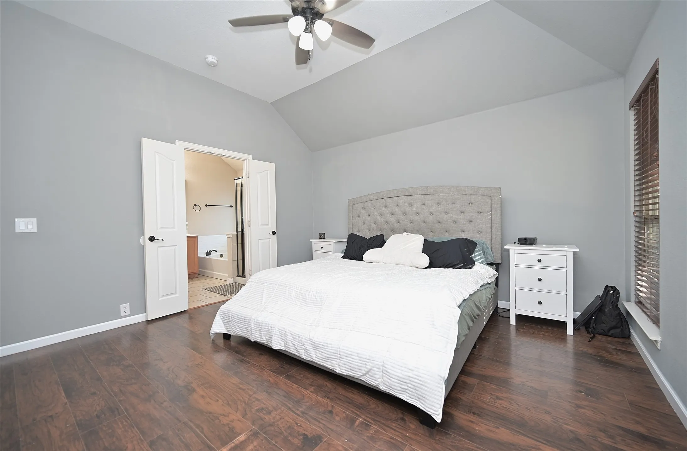 Single Family Residence For Sale in Johnson County , 1409 Fox Glen Trail, Mansfield, Texas 76063, 3 Bedroom, 2 Bathroom, 2 Garage spaces, 1,512 Sqft, built in 2009, mls#21403932, Real Estate Agent in Mansfield, Homes For Sale in Johnson county, Homes For Sale in Mansfield, Realtor in Mansfield Texas, Real Estate Brokerage Independent Realty Texas, Luminita Cordes Realtor