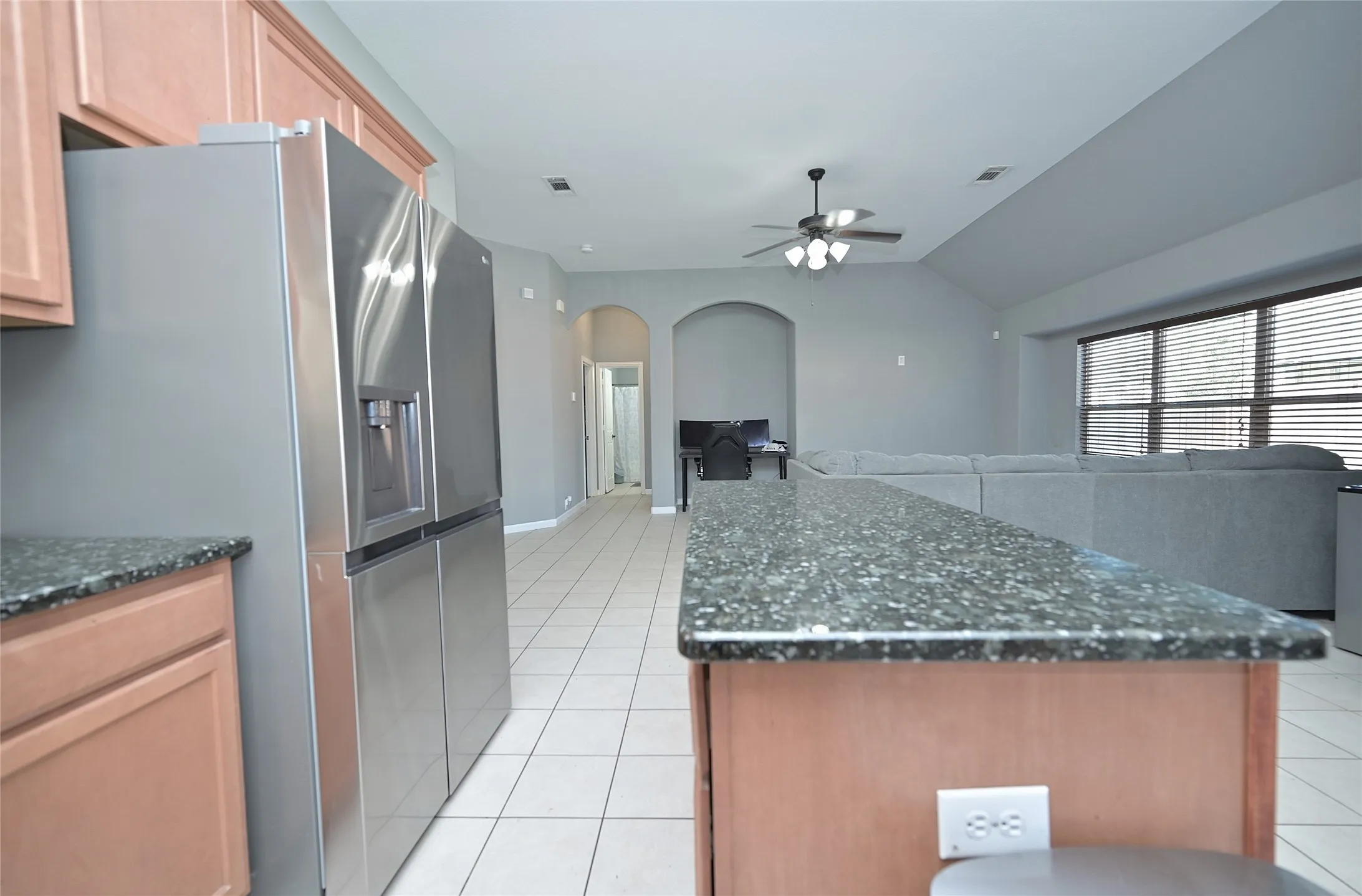 Single Family Residence For Sale in Johnson County , 1409 Fox Glen Trail, Mansfield, Texas 76063, 3 Bedroom, 2 Bathroom, 2 Garage spaces, 1,512 Sqft, built in 2009, mls#21403932, Real Estate Agent in Mansfield, Homes For Sale in Johnson county, Homes For Sale in Mansfield, Realtor in Mansfield Texas, Real Estate Brokerage Independent Realty Texas, Luminita Cordes Realtor