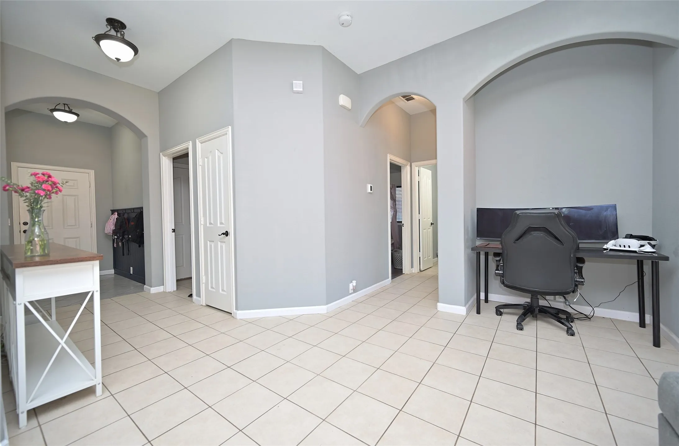 Single Family Residence For Sale in Johnson County , 1409 Fox Glen Trail, Mansfield, Texas 76063, 3 Bedroom, 2 Bathroom, 2 Garage spaces, 1,512 Sqft, built in 2009, mls#21403932, Real Estate Agent in Mansfield, Homes For Sale in Johnson county, Homes For Sale in Mansfield, Realtor in Mansfield Texas, Real Estate Brokerage Independent Realty Texas, Luminita Cordes Realtor