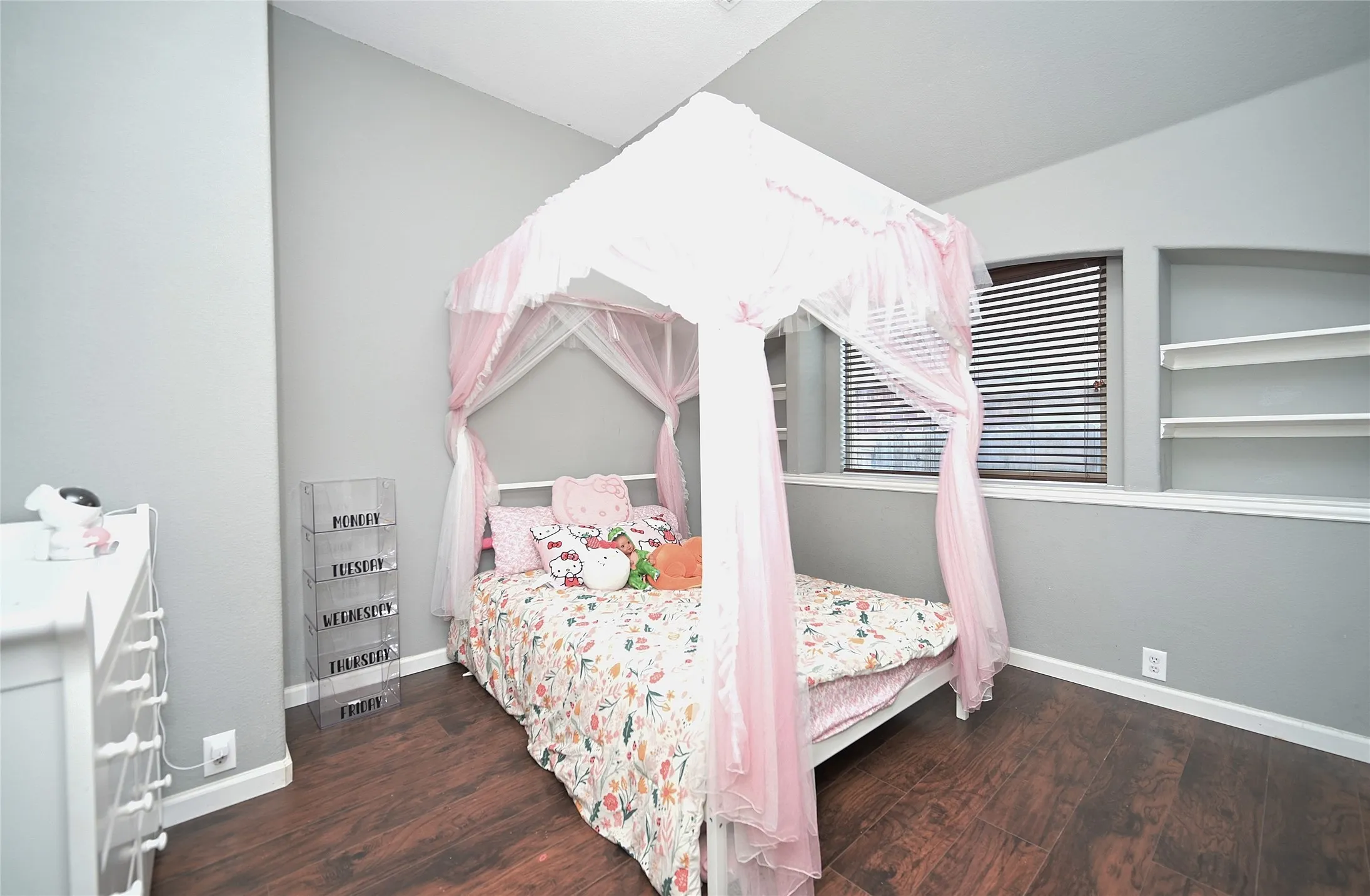 Single Family Residence For Sale in Johnson County , 1409 Fox Glen Trail, Mansfield, Texas 76063, 3 Bedroom, 2 Bathroom, 2 Garage spaces, 1,512 Sqft, built in 2009, mls#21403932, Real Estate Agent in Mansfield, Homes For Sale in Johnson county, Homes For Sale in Mansfield, Realtor in Mansfield Texas, Real Estate Brokerage Independent Realty Texas, Luminita Cordes Realtor