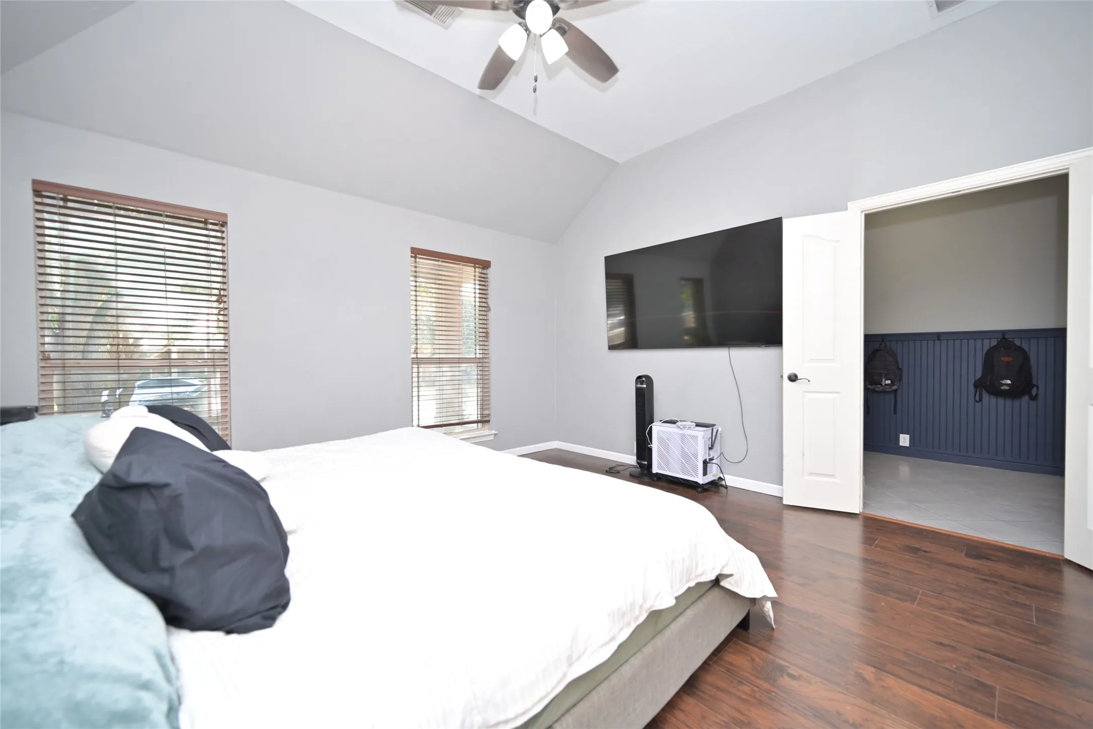 Single Family Residence For Sale in Johnson County , 1409 Fox Glen Trail, Mansfield, Texas 76063, 3 Bedroom, 2 Bathroom, 2 Garage spaces, 1,512 Sqft, built in 2009, mls#21403932, Real Estate Agent in Mansfield, Homes For Sale in Johnson county, Homes For Sale in Mansfield, Realtor in Mansfield Texas, Real Estate Brokerage Independent Realty Texas, Luminita Cordes Realtor
