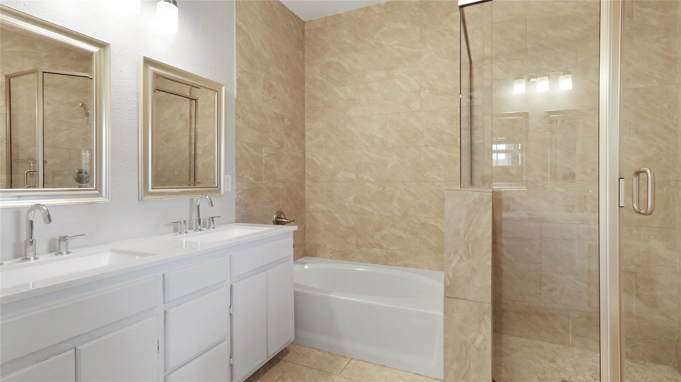 Single Family Residence For Sale in Kaufman County , 301 Mineral Wells, Terrell, Texas 75160, 3 Bedroom, 3 Bathroom, 1 Garage spaces, 1,815 Sqft, built in 2022, mls#21406613, Real Estate Agent in Terrell, Homes For Sale in Kaufman county, Homes For Sale in Terrell, Realtor in Terrell Texas, Real Estate Brokerage Independent Realty Texas, Luminita Cordes Realtor