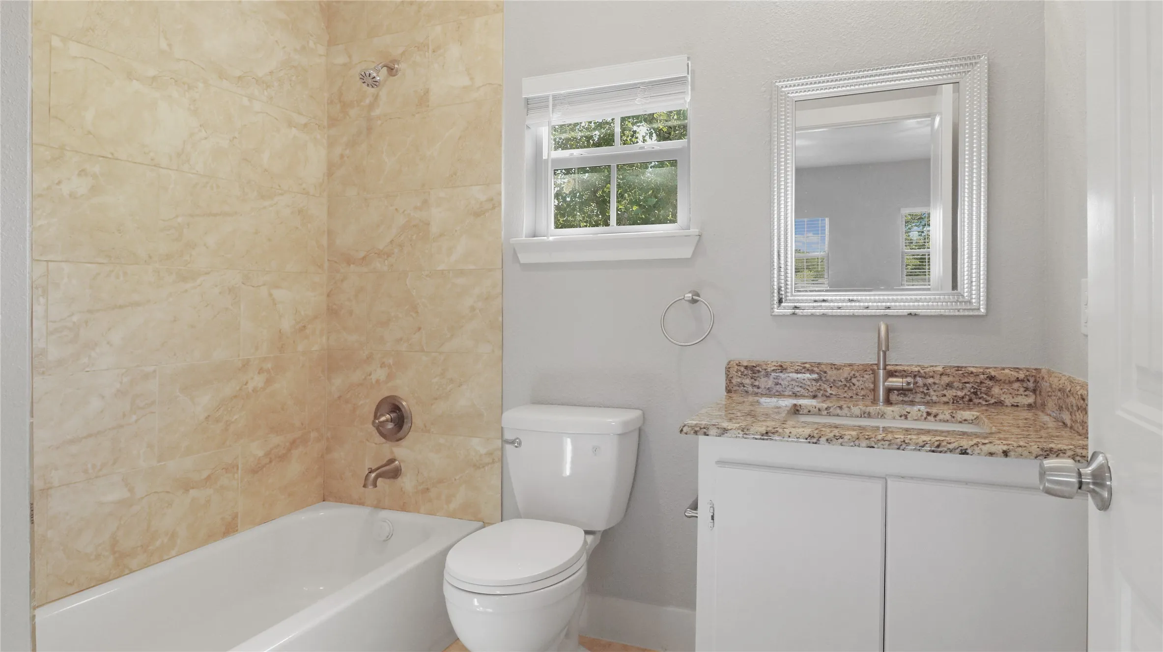 Single Family Residence For Sale in Kaufman County , 301 Mineral Wells, Terrell, Texas 75160, 3 Bedroom, 3 Bathroom, 1 Garage spaces, 1,815 Sqft, built in 2022, mls#21406613, Real Estate Agent in Terrell, Homes For Sale in Kaufman county, Homes For Sale in Terrell, Realtor in Terrell Texas, Real Estate Brokerage Independent Realty Texas, Luminita Cordes Realtor