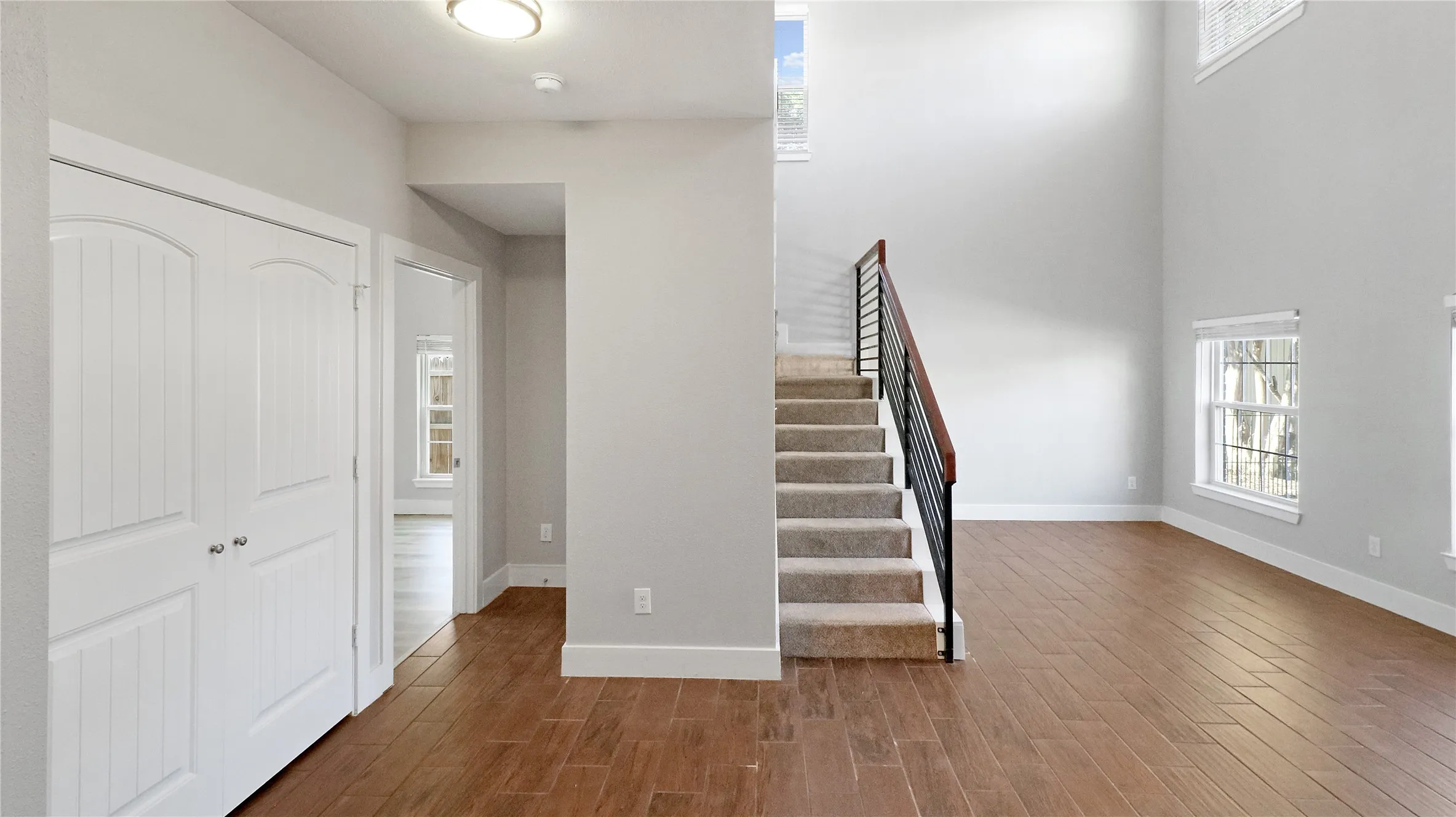 Single Family Residence For Sale in Kaufman County , 301 Mineral Wells, Terrell, Texas 75160, 3 Bedroom, 3 Bathroom, 1 Garage spaces, 1,815 Sqft, built in 2022, mls#21406613, Real Estate Agent in Terrell, Homes For Sale in Kaufman county, Homes For Sale in Terrell, Realtor in Terrell Texas, Real Estate Brokerage Independent Realty Texas, Luminita Cordes Realtor