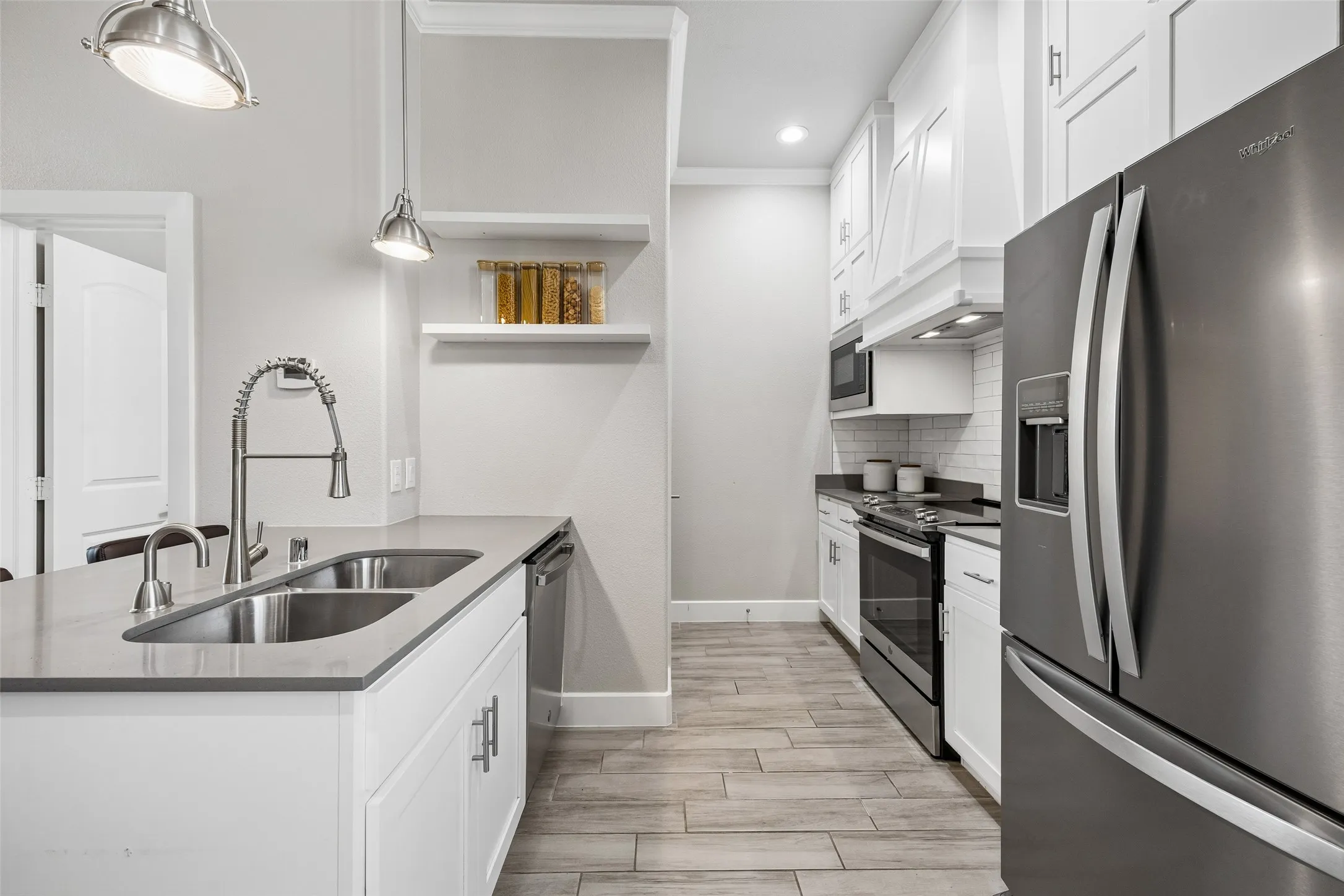 Townhouse For Sale in Dallas County , 2279 Dorian Place, Dallas, Texas 75228, 2 Bedroom, 3 Bathroom, 2 Garage spaces, 1,325 Sqft, built in 2020, mls#21405822, Real Estate Agent in Dallas, Homes For Sale in Dallas county, Homes For Sale in Dallas, Realtor in Dallas Texas, Real Estate Brokerage Independent Realty Texas, Luminita Cordes Realtor